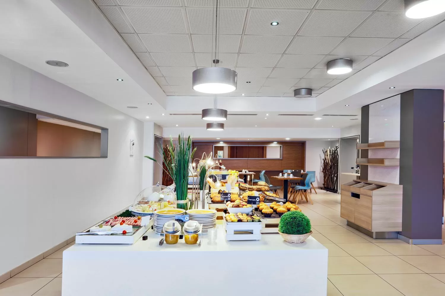 Restaurant/places to eat in Mercure Paris Vaugirard Porte De Versailles