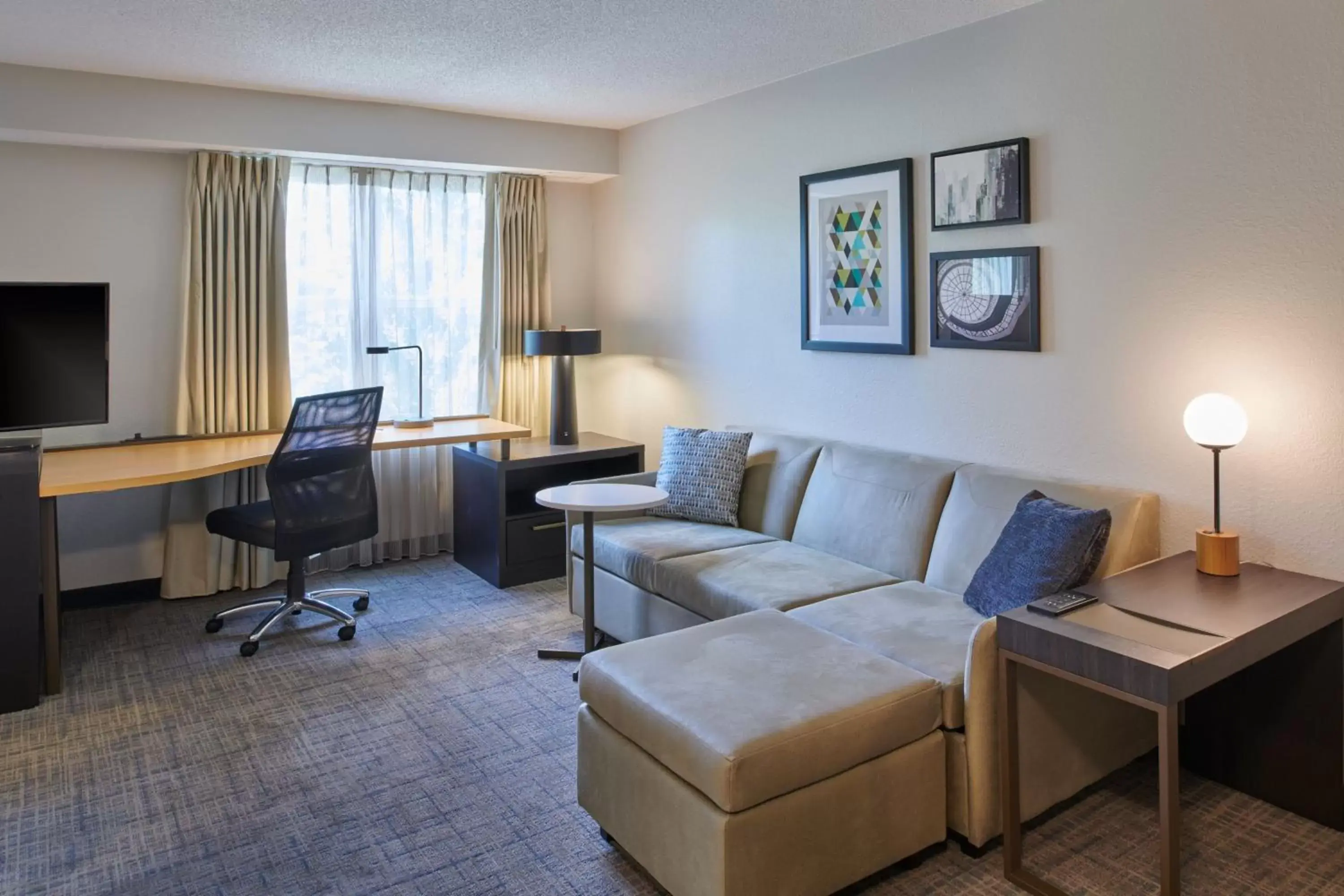 Photo of the whole room, Seating Area in Residence Inn by Marriott Detroit / Novi