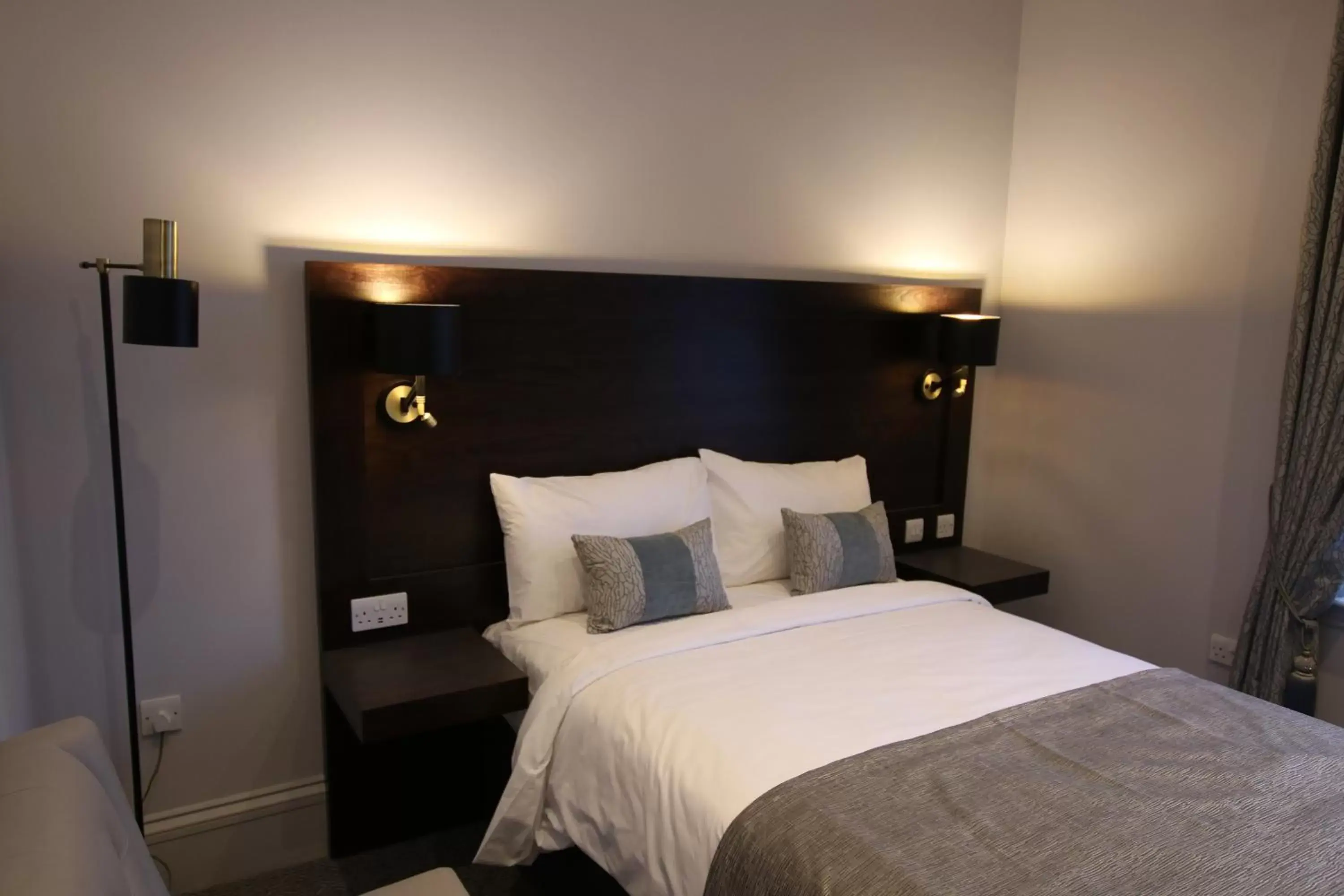 Bedroom, Bed in Castlecary House Hotel