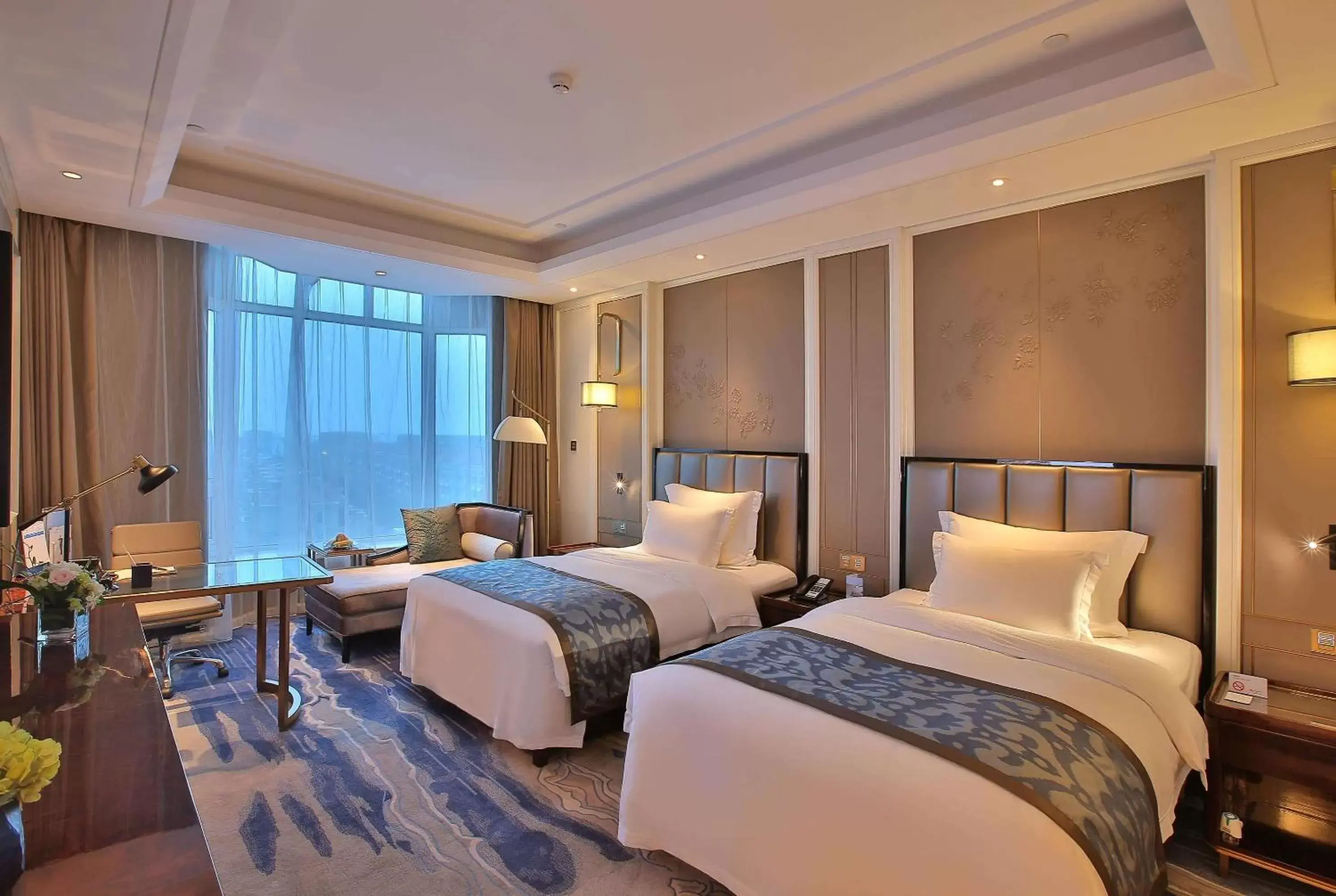 Photo of the whole room, Bed in Wyndham Qingdao