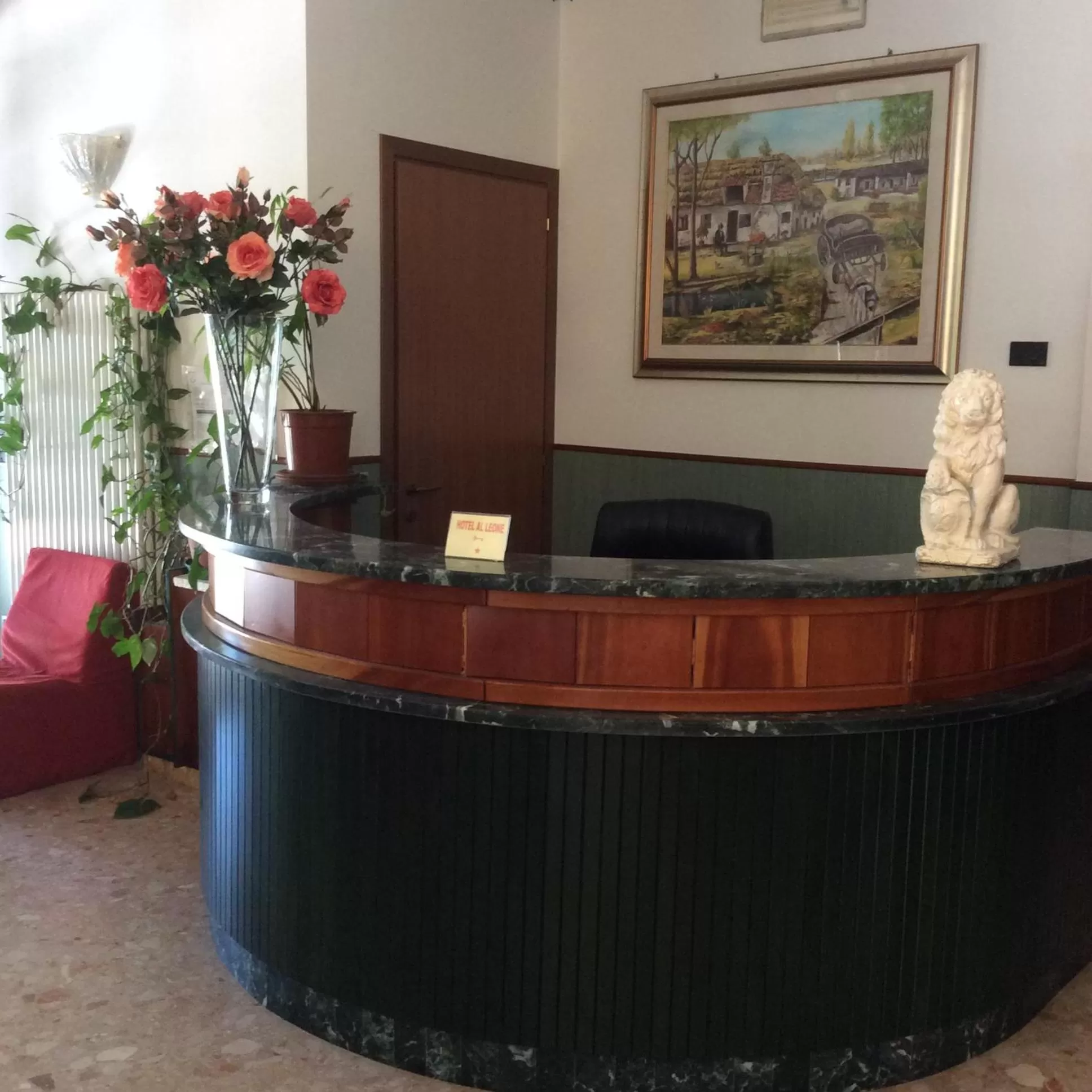 Lobby or reception in Hotel Pizzeria Ristorante "Al Leone"