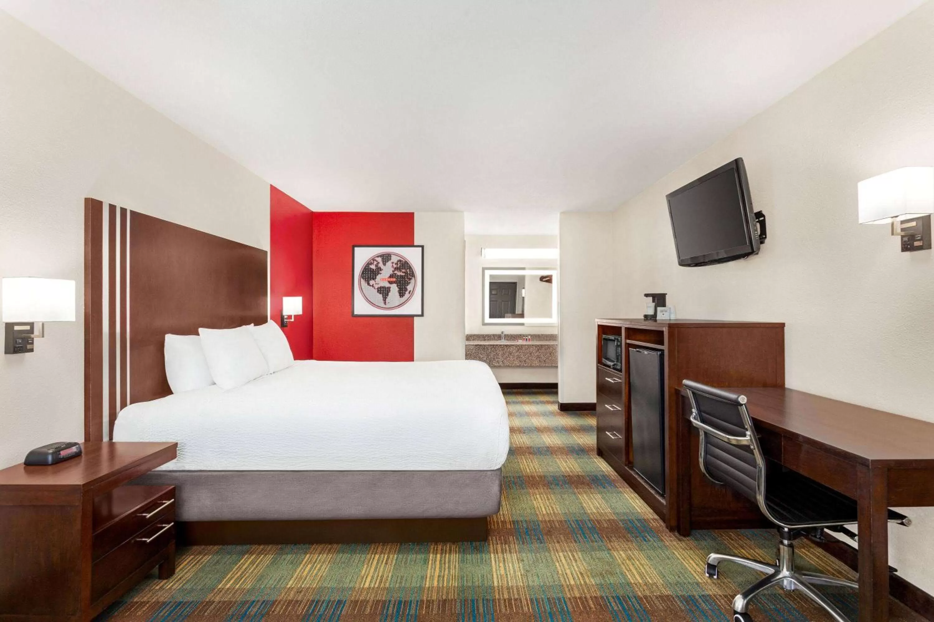 TV and multimedia, Bed in Ramada by Wyndham San Antonio Near SeaWorld - Lackland AFB