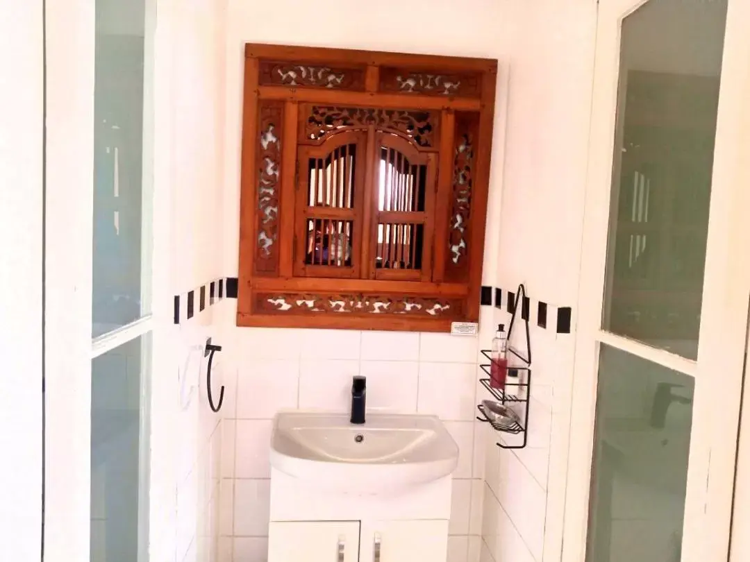 Bathroom in Liberty Lodge Guest House