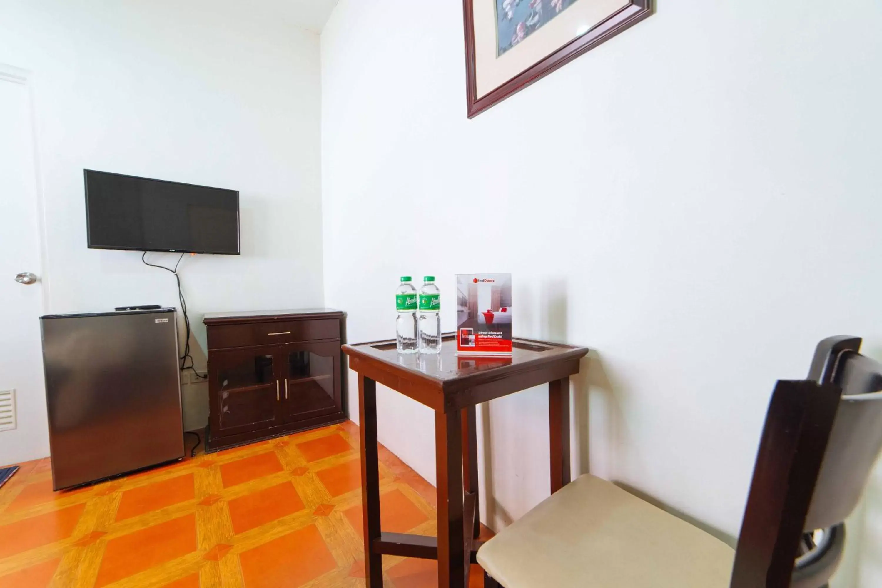 Living room, TV/Entertainment Center in RedDoorz near Walking Street Angeles City