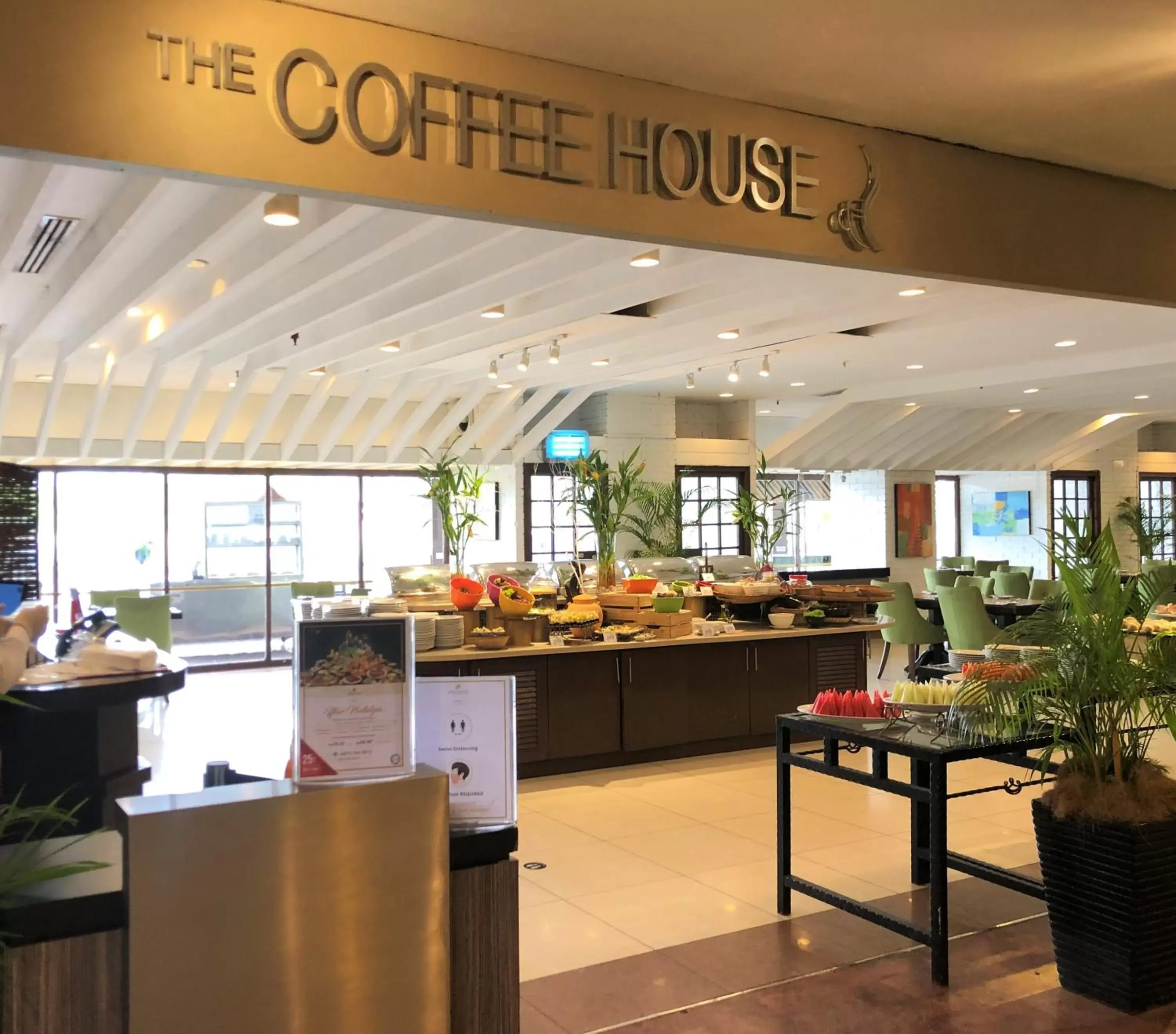 Restaurant/places to eat in Impiana Hotel Ipoh Restaurant/places to eat in Impiana Hotel Ipoh