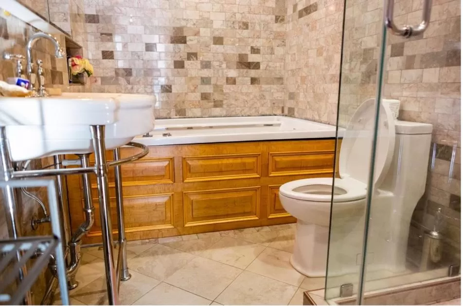 Bathroom in Northern Lights Mansion
