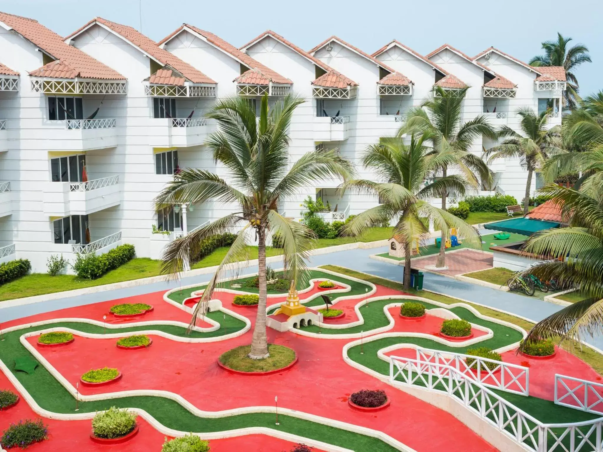 Minigolf, Pool View in Hotel Las Americas Casa de Playa