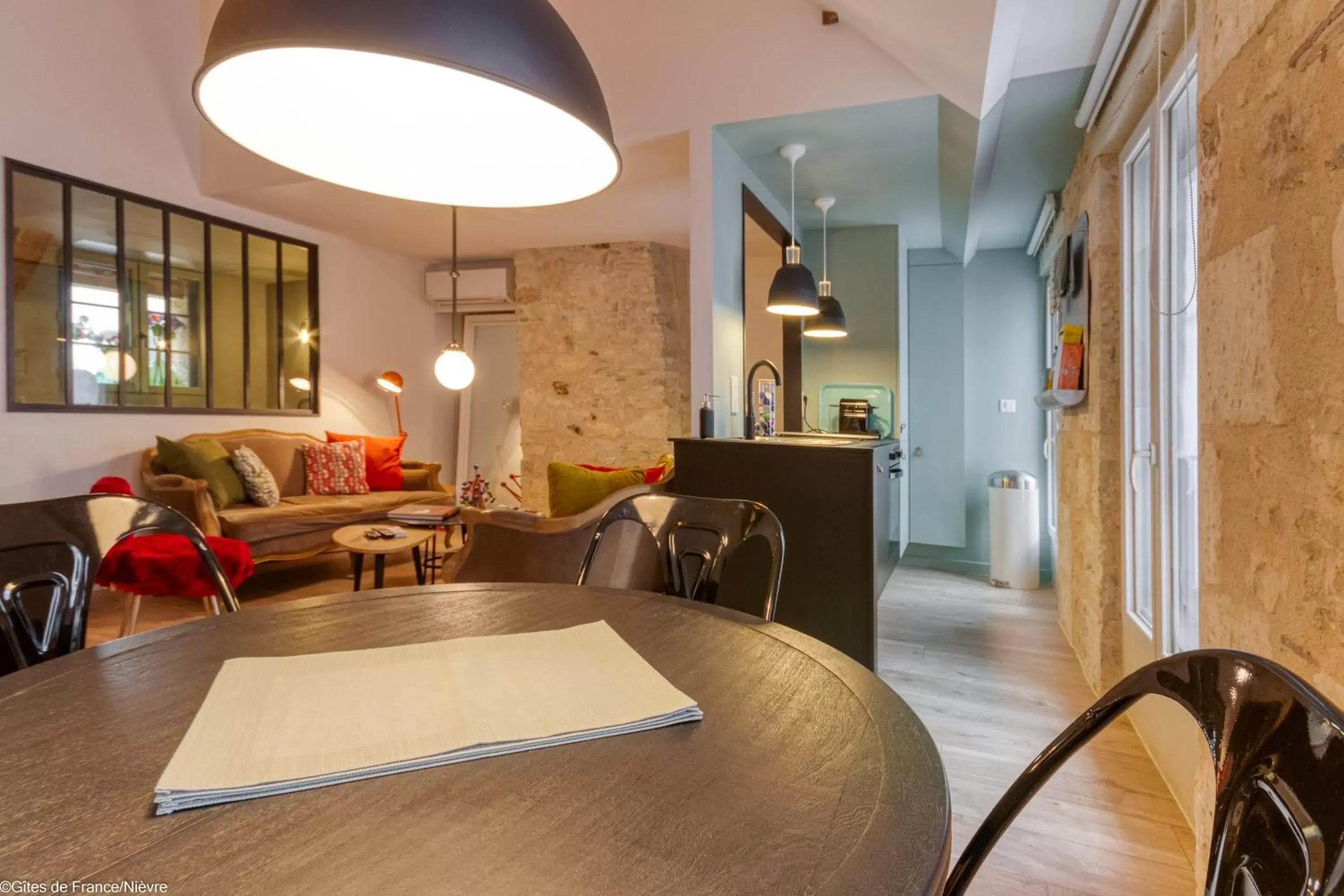 Kitchen or kitchenette, Dining Area in Au Noeud Vert Chambres d'hôtes