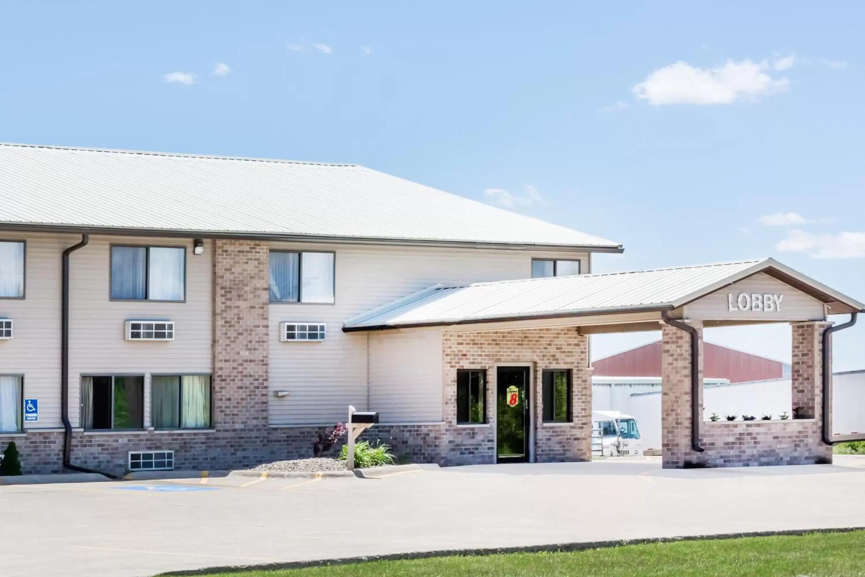 Facade/entrance, Property Building in Super 8 by Wyndham Jefferson