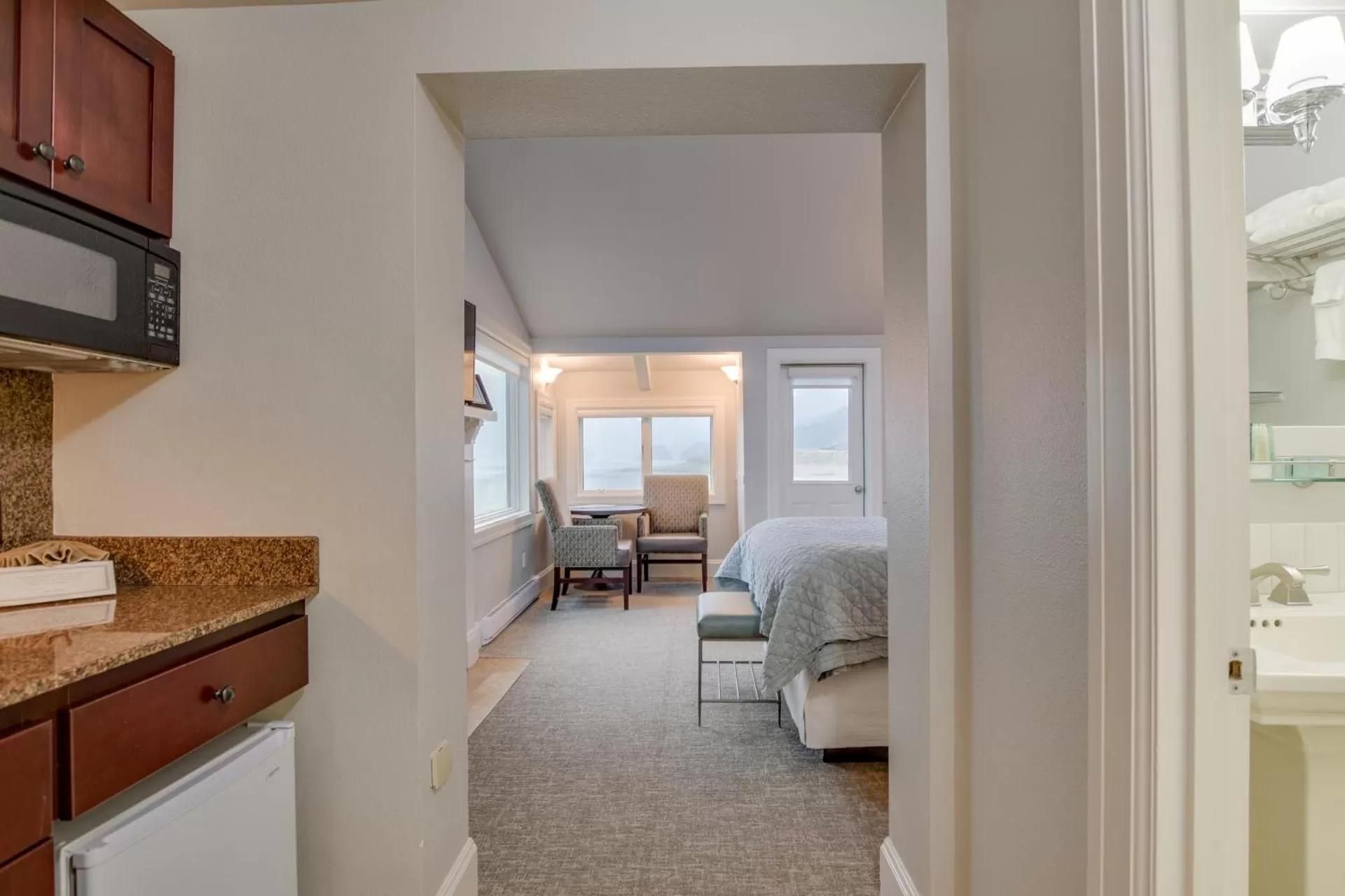 View (from property/room), Bed in The Waves