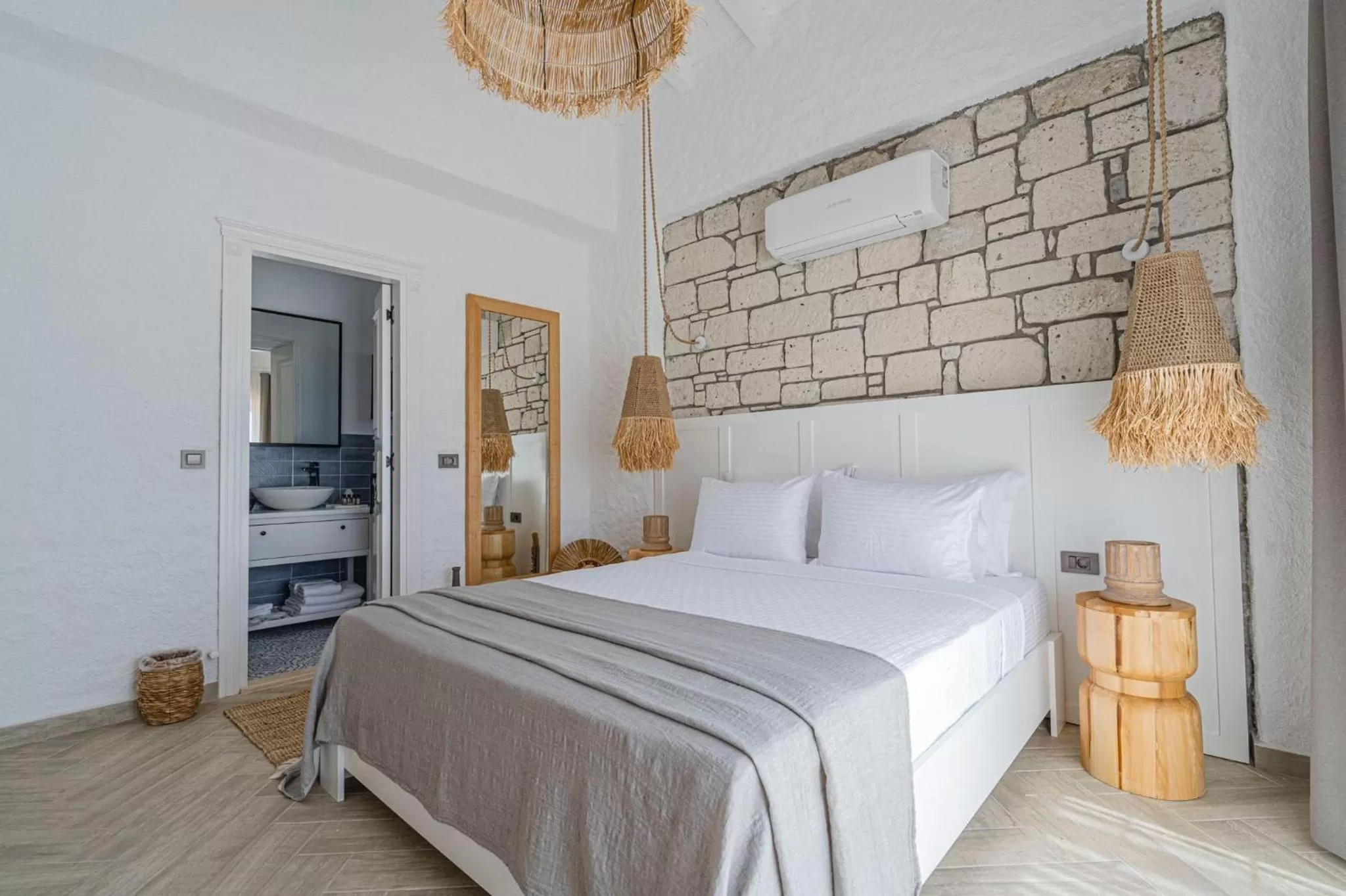 Bed in Voger Alaçatı Silence