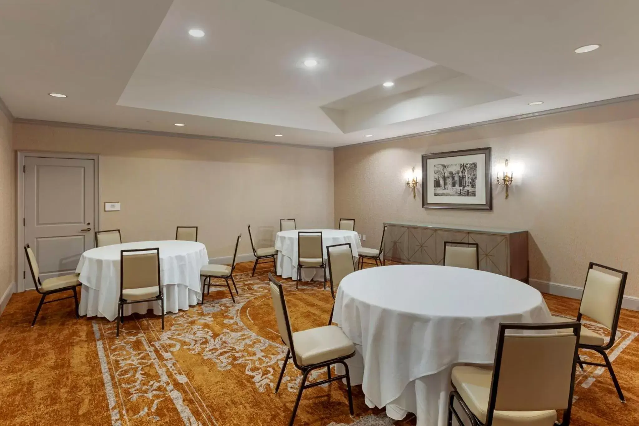 Meeting/conference room in Omni New Haven Hotel at Yale