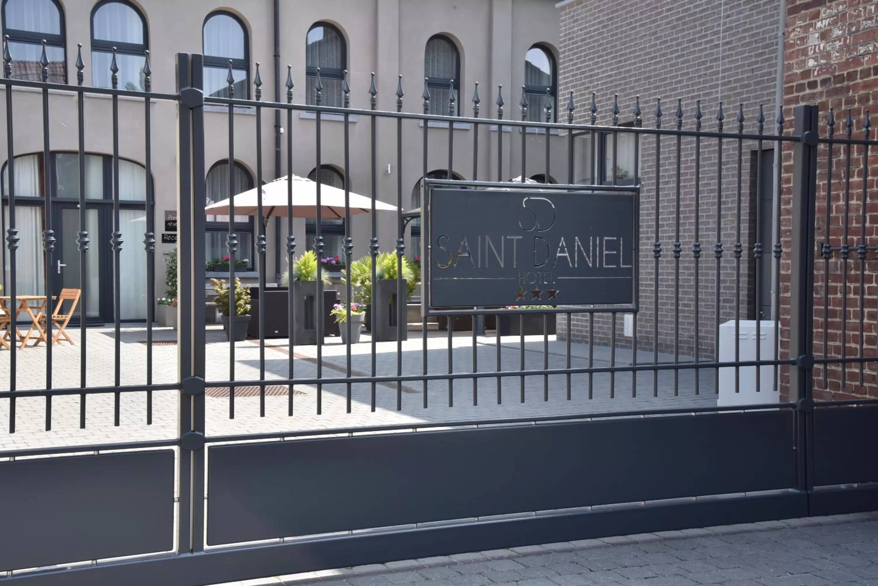 Facade/entrance in Hotel Saint Daniel