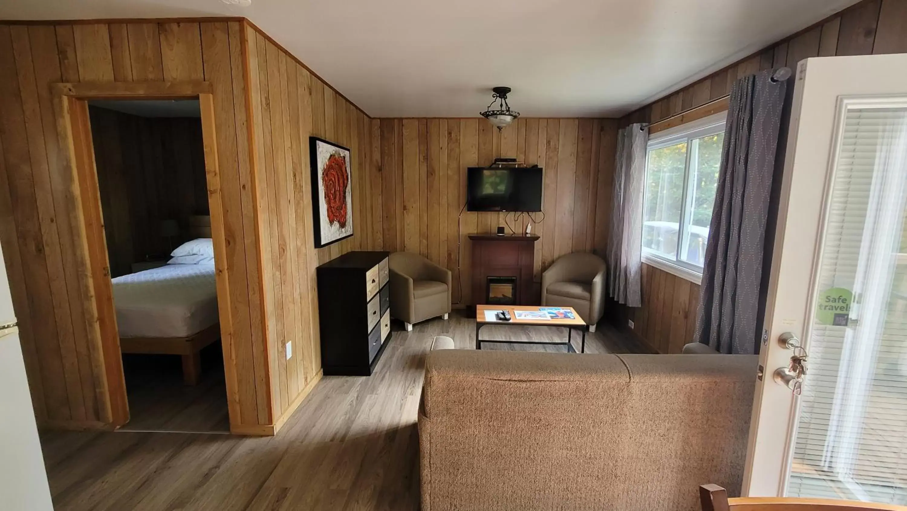 Seating Area in Parkway Cottage Resort and Trading Post