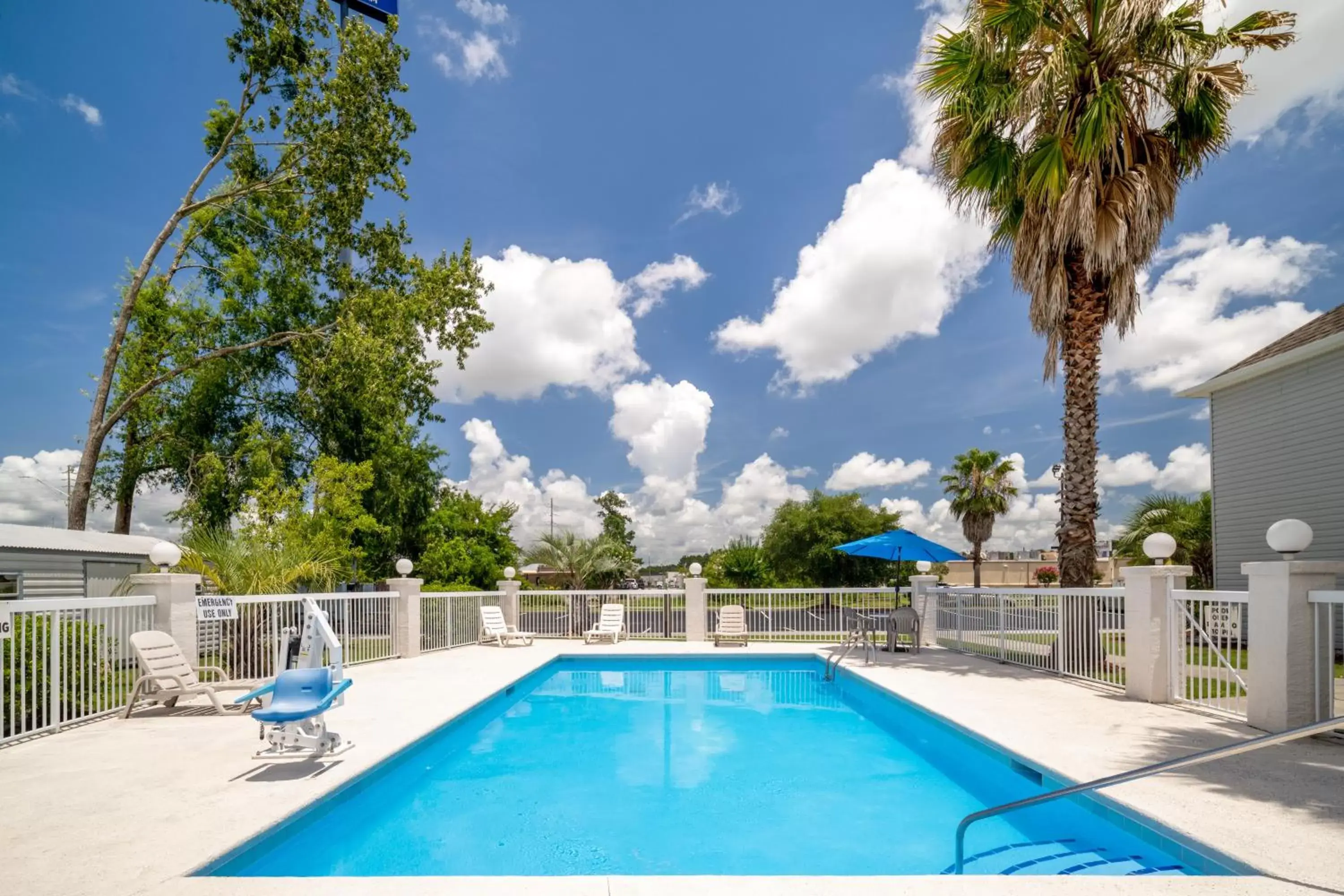 Swimming Pool in Microtel Inn & Suites by Wyndham Savannah/Pooler