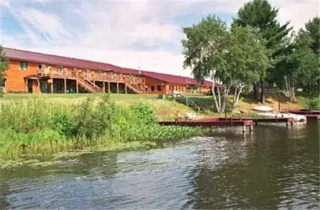 Property building in Eagle River Inn and Resort