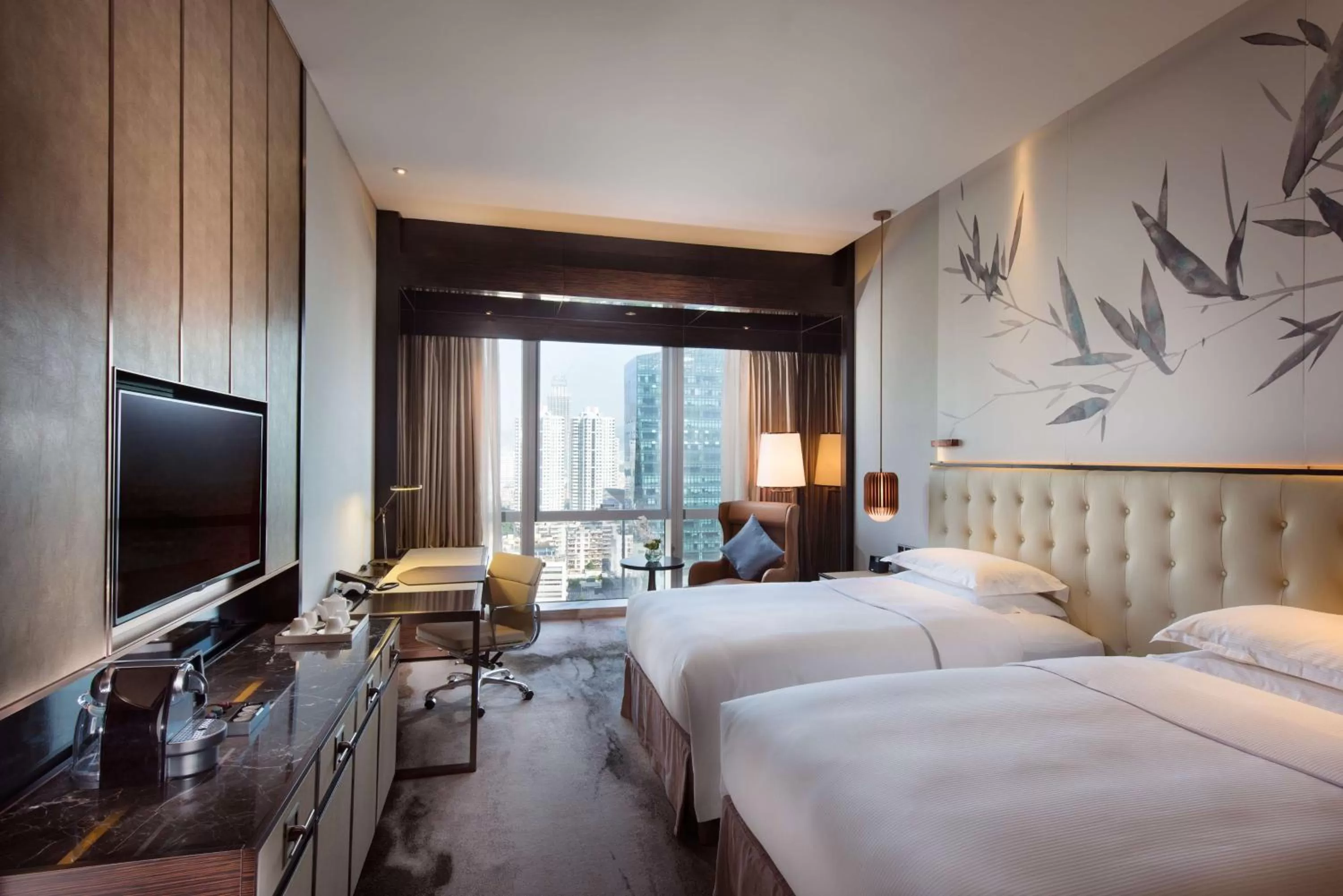 Bedroom, Bed in Hilton Shenzhen Futian, Metro Station at Hotel Front Door, Close to Futian Convention & Exhibition Center