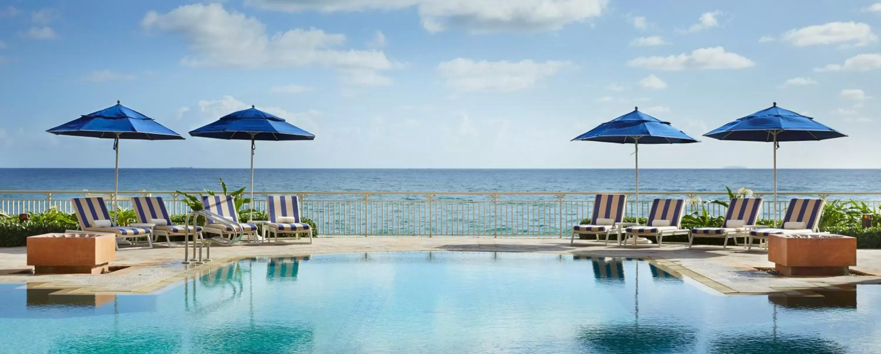 Swimming Pool in Eau Palm Beach Resort & Spa