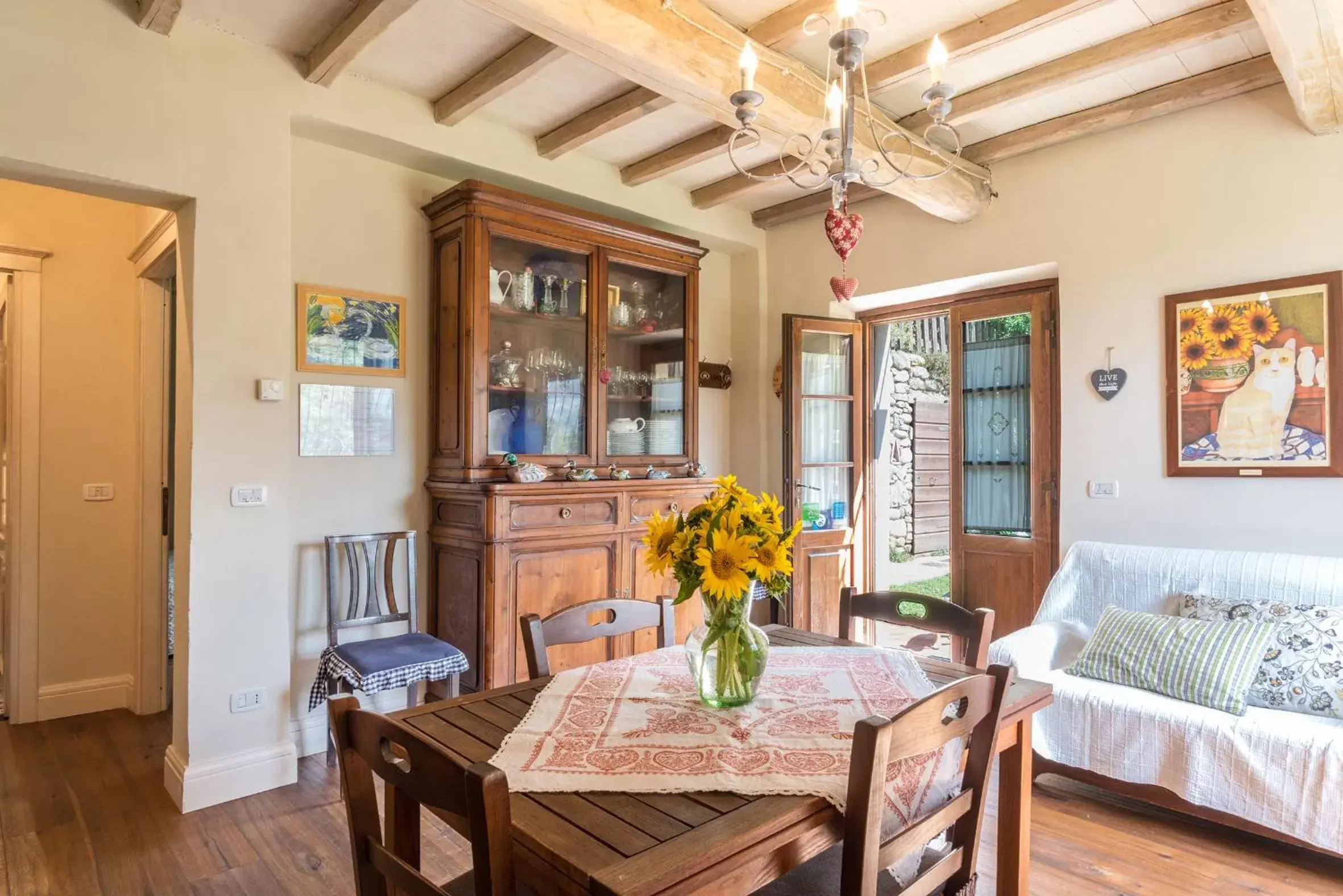 Living room, Dining Area in A'Loro B&B