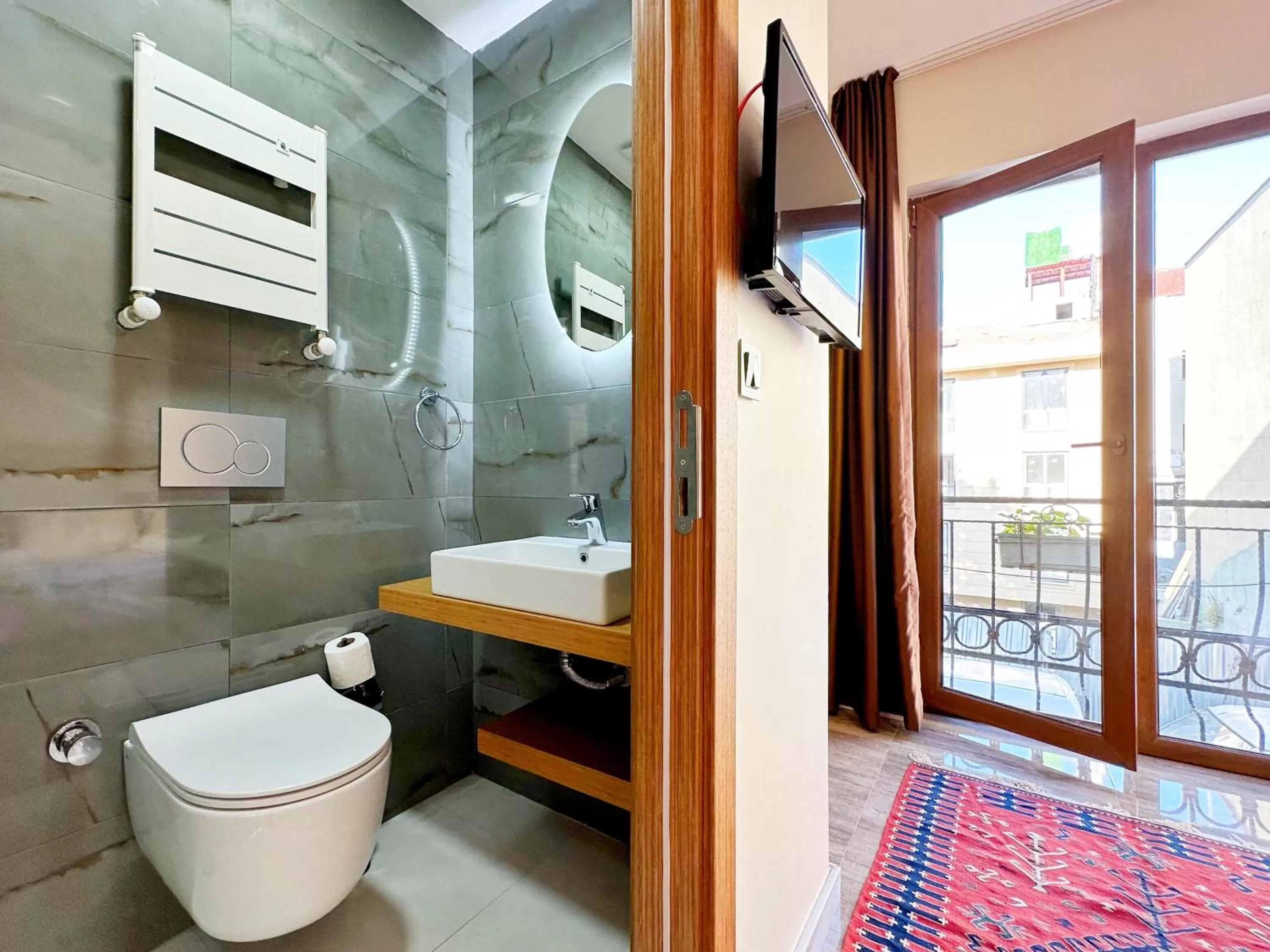 Toilet in Sultan Pier Hotel