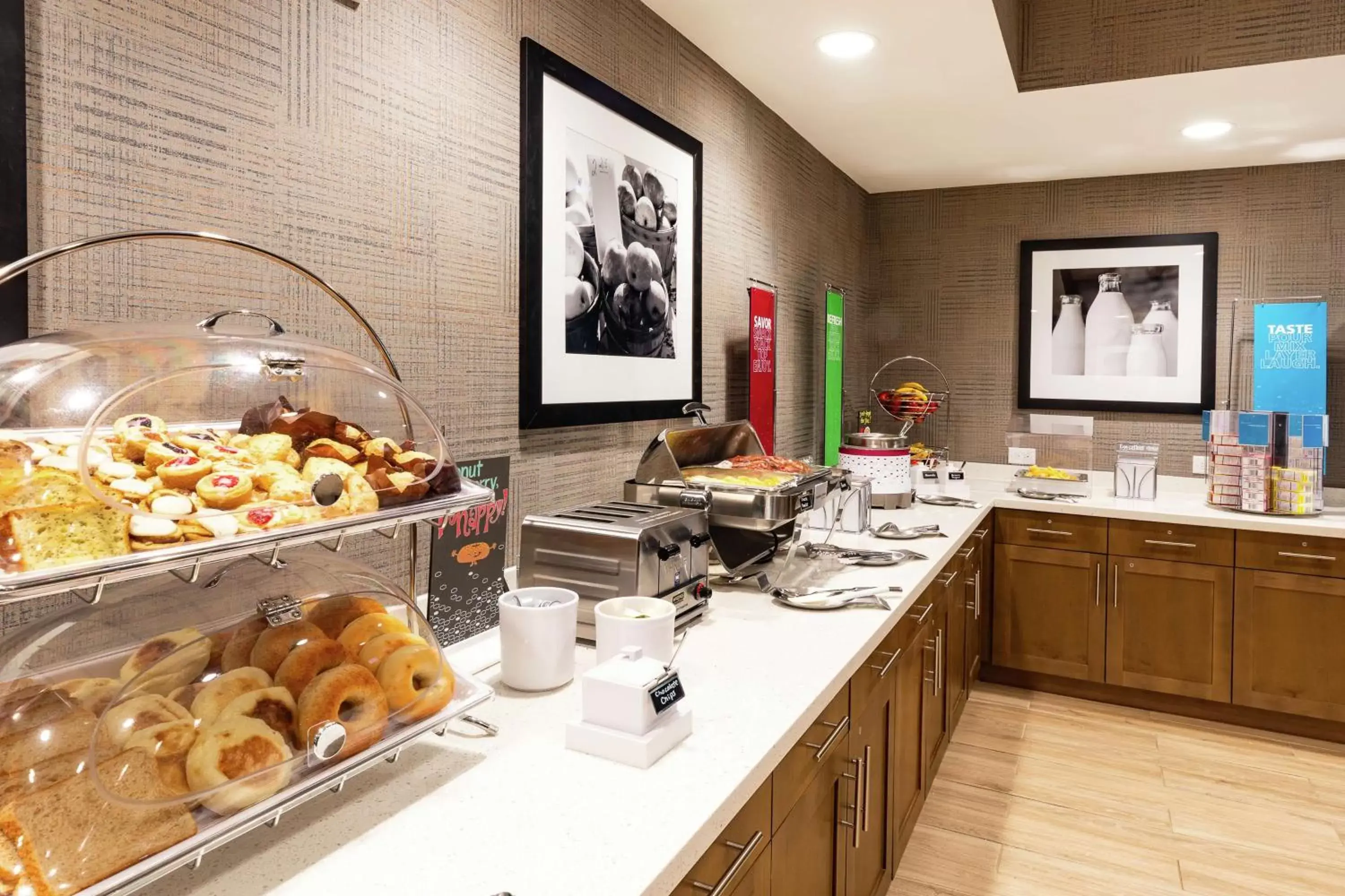 Dining area in Hampton Inn & Suites By Hilton-Columbia Killian Road