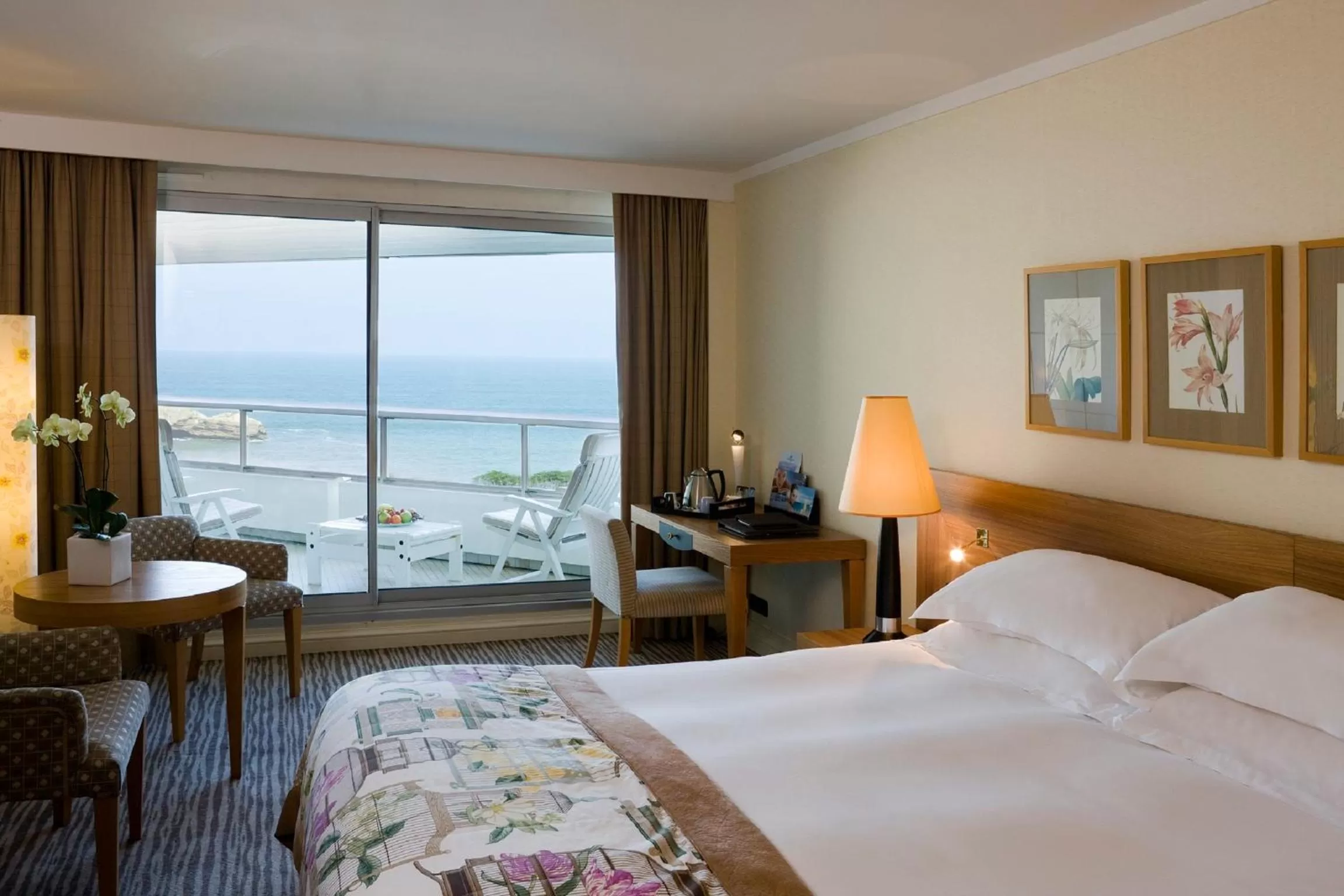 Superior Double Room with Partial Sea View  in Sofitel Biarritz Le Miramar Thalassa