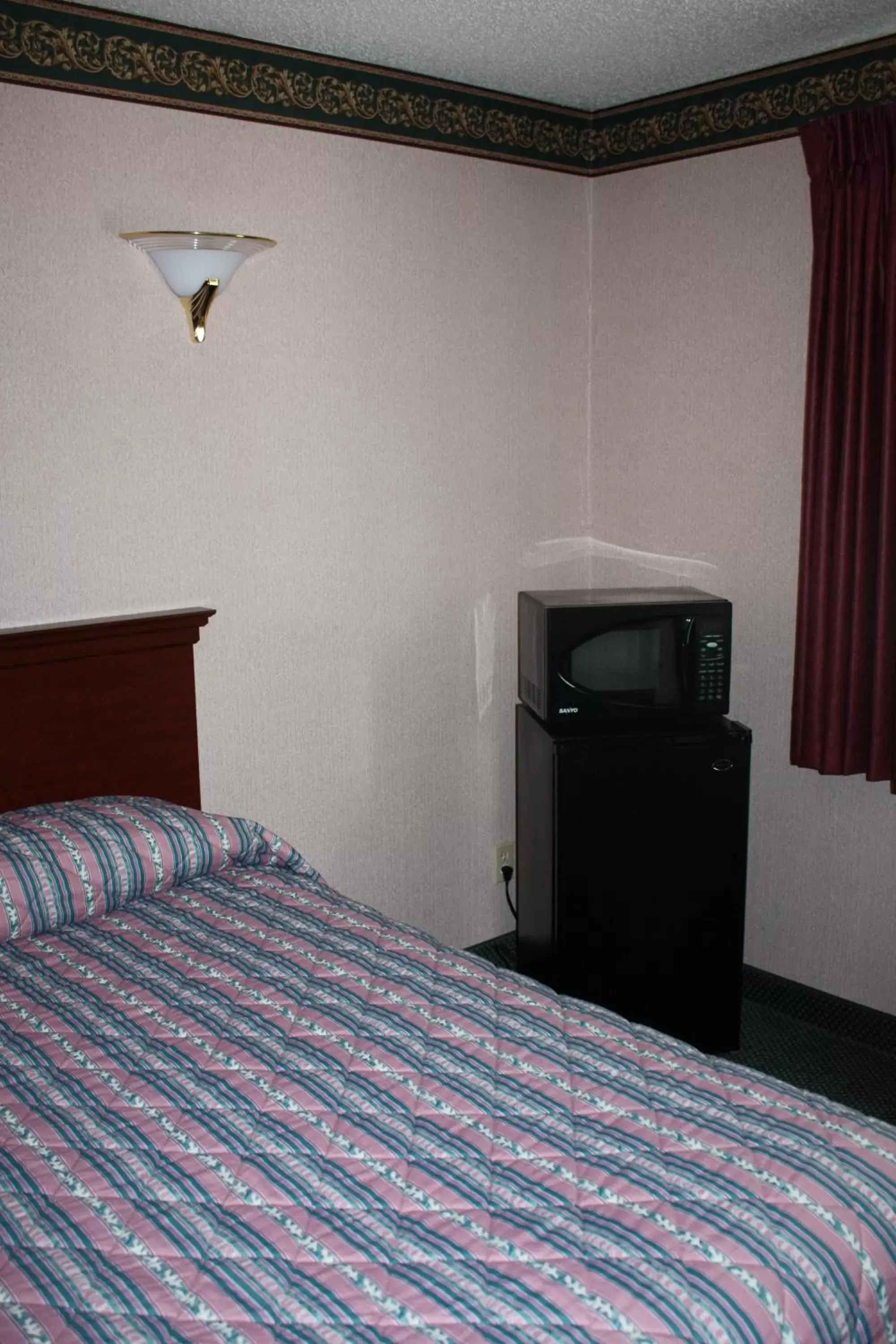 Bed in Super 8 by Wyndham West Haven