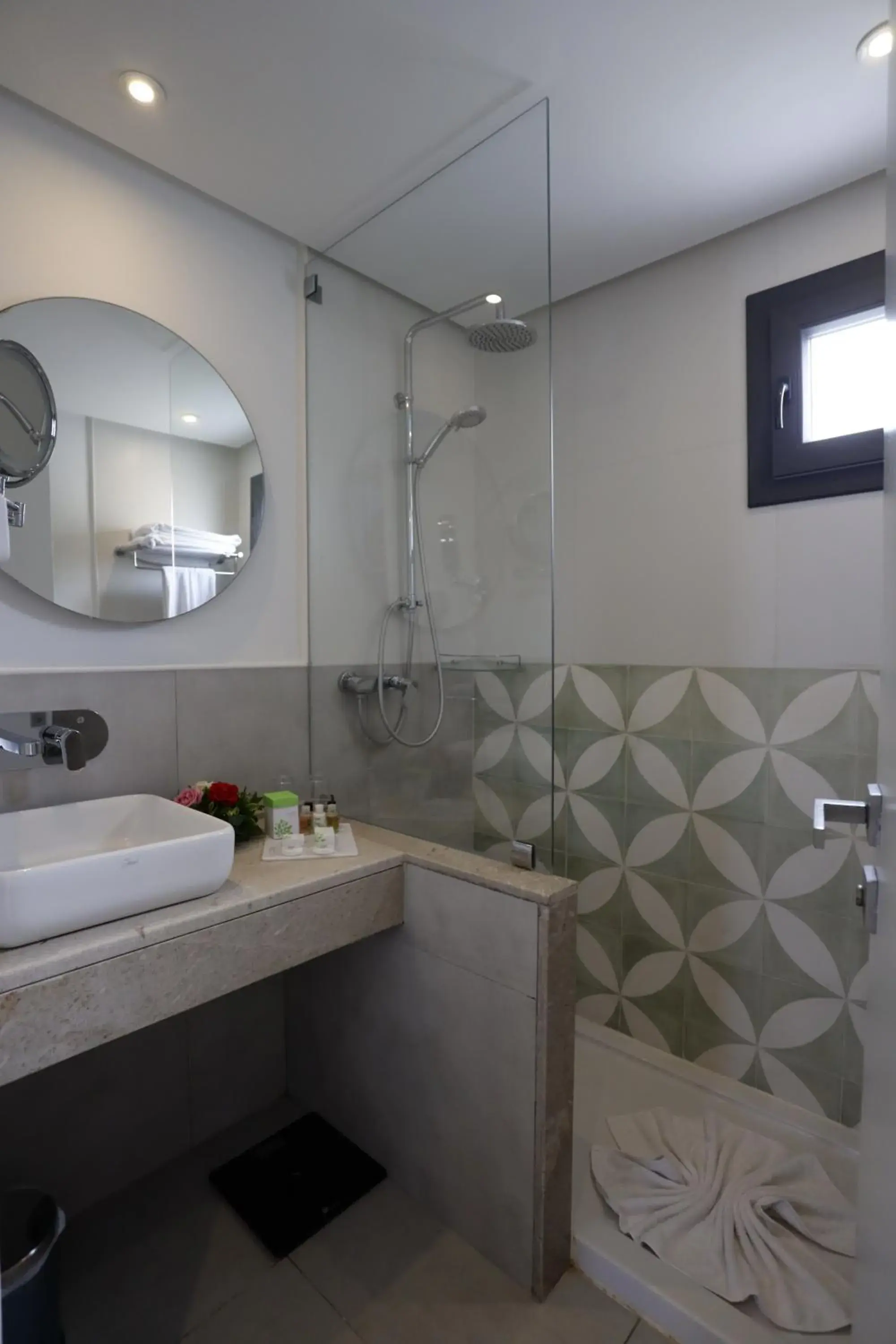 Shower, Bathroom in The Mirage Resort & SPA