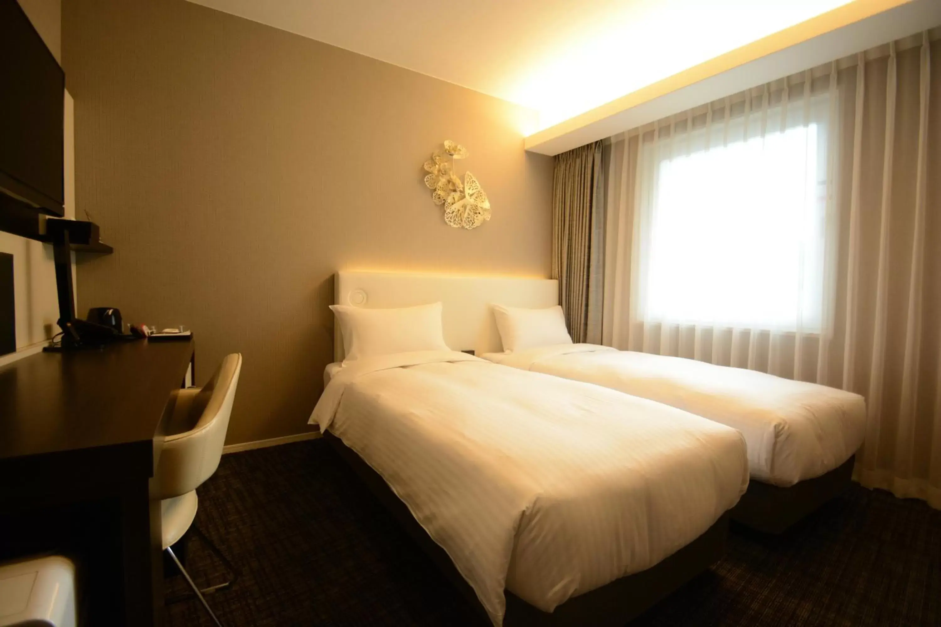 Photo of the whole room, Bed in Premier Hotel -CABIN PRESIDENT- Osaka