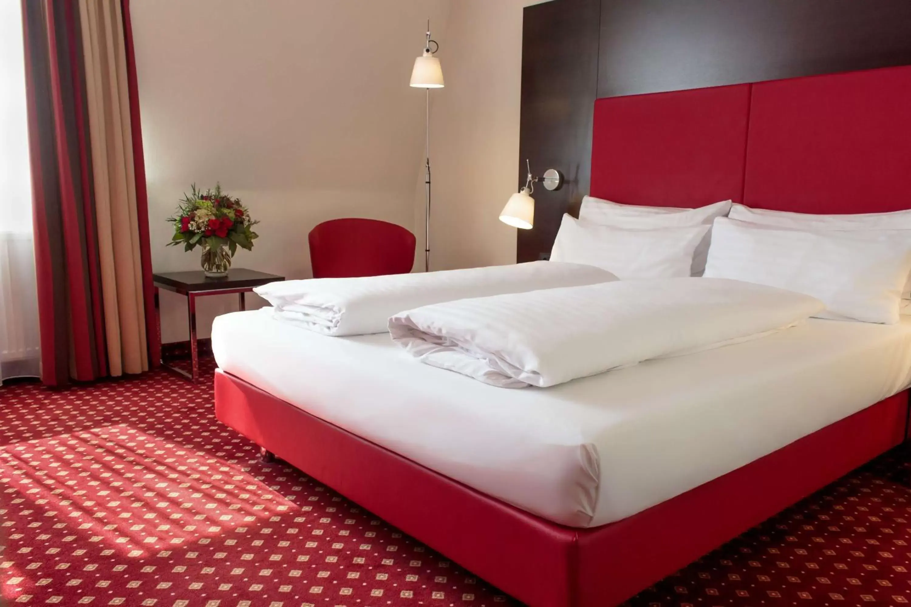 Photo of the whole room, Bed in Best Western Plaza Hotel Wels