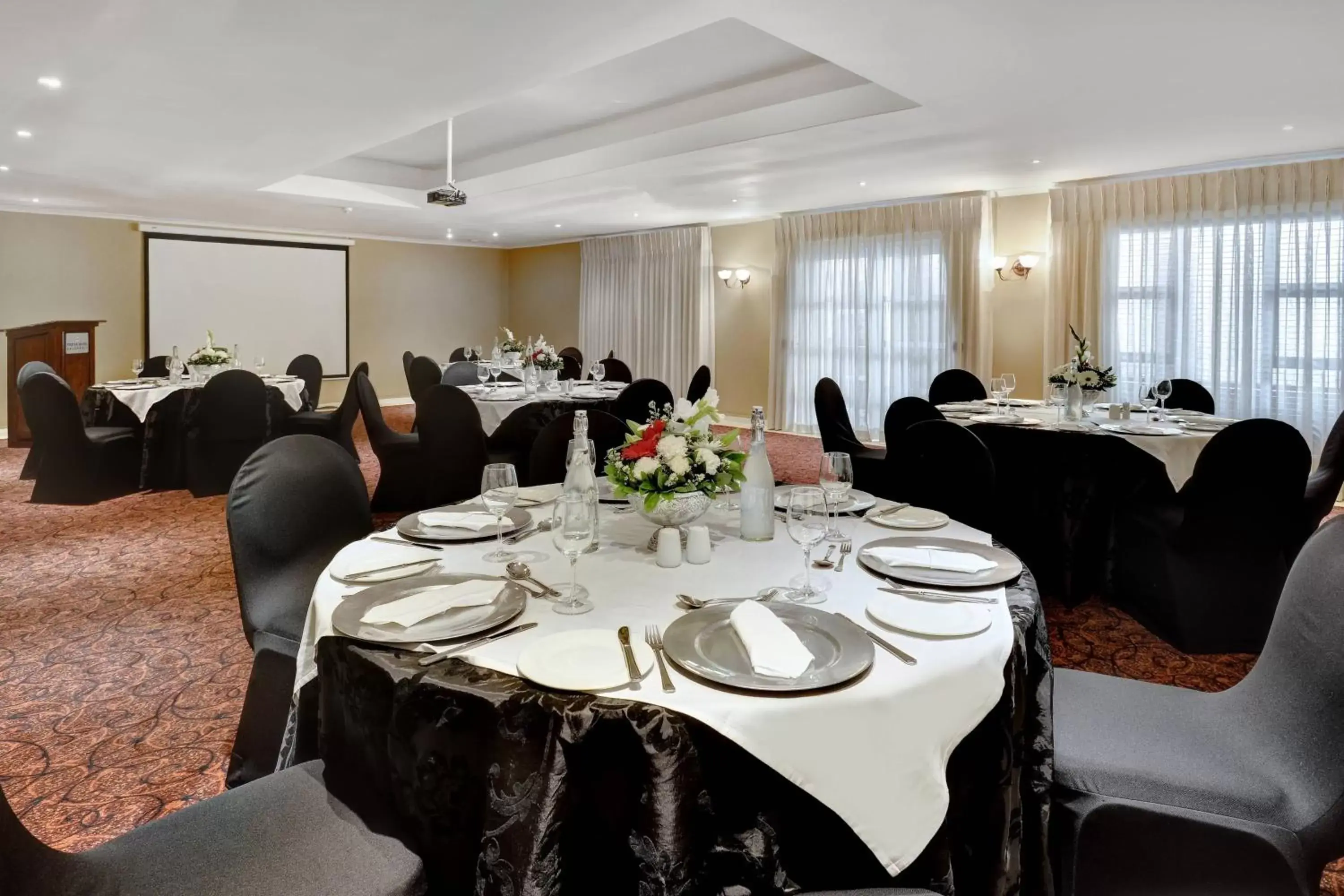 Meeting/conference room, Restaurant/Places to Eat in Protea Hotel by Marriott Nelspruit