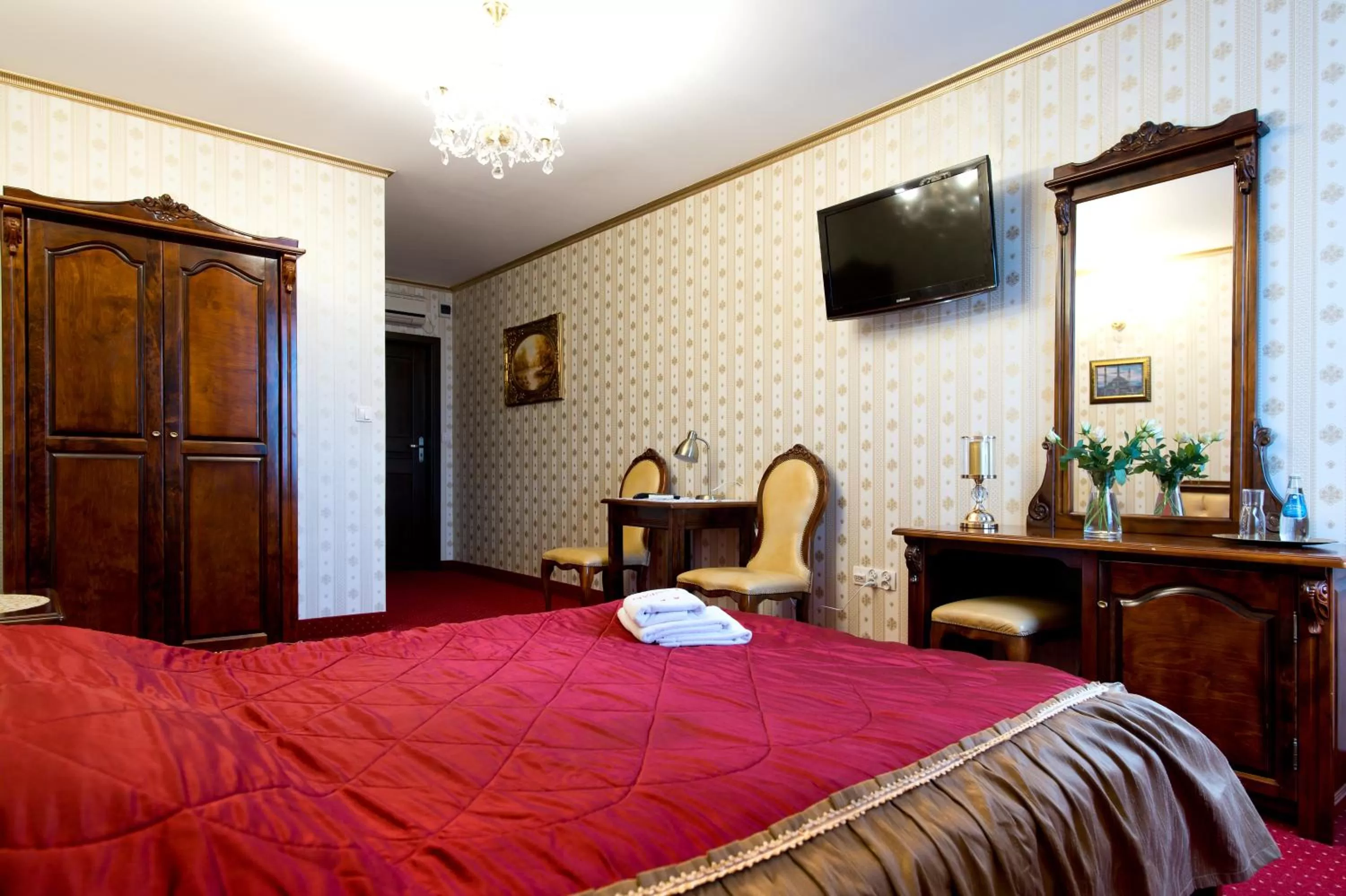 Photo of the whole room, Bed in Hotel Campari