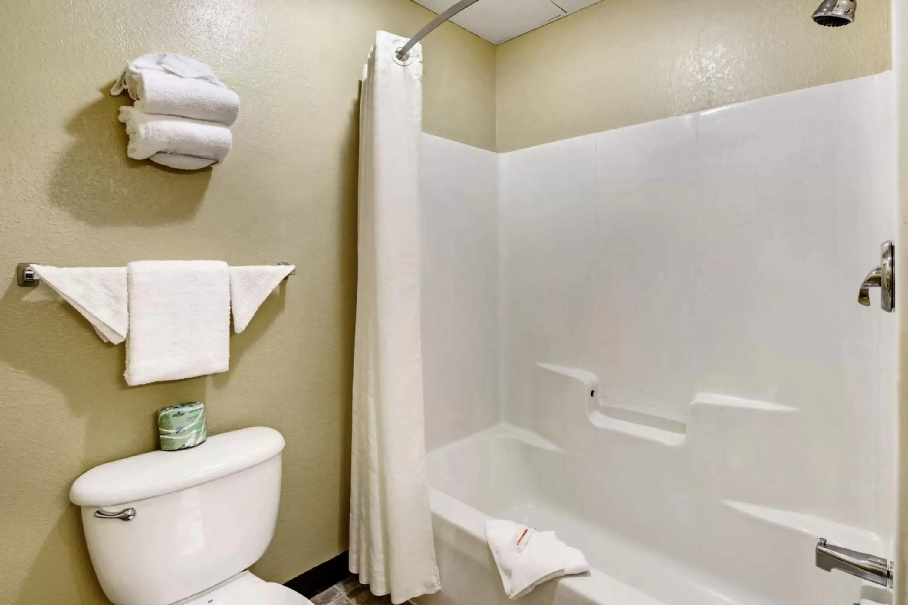 Super 8 by Wyndham Salisbury