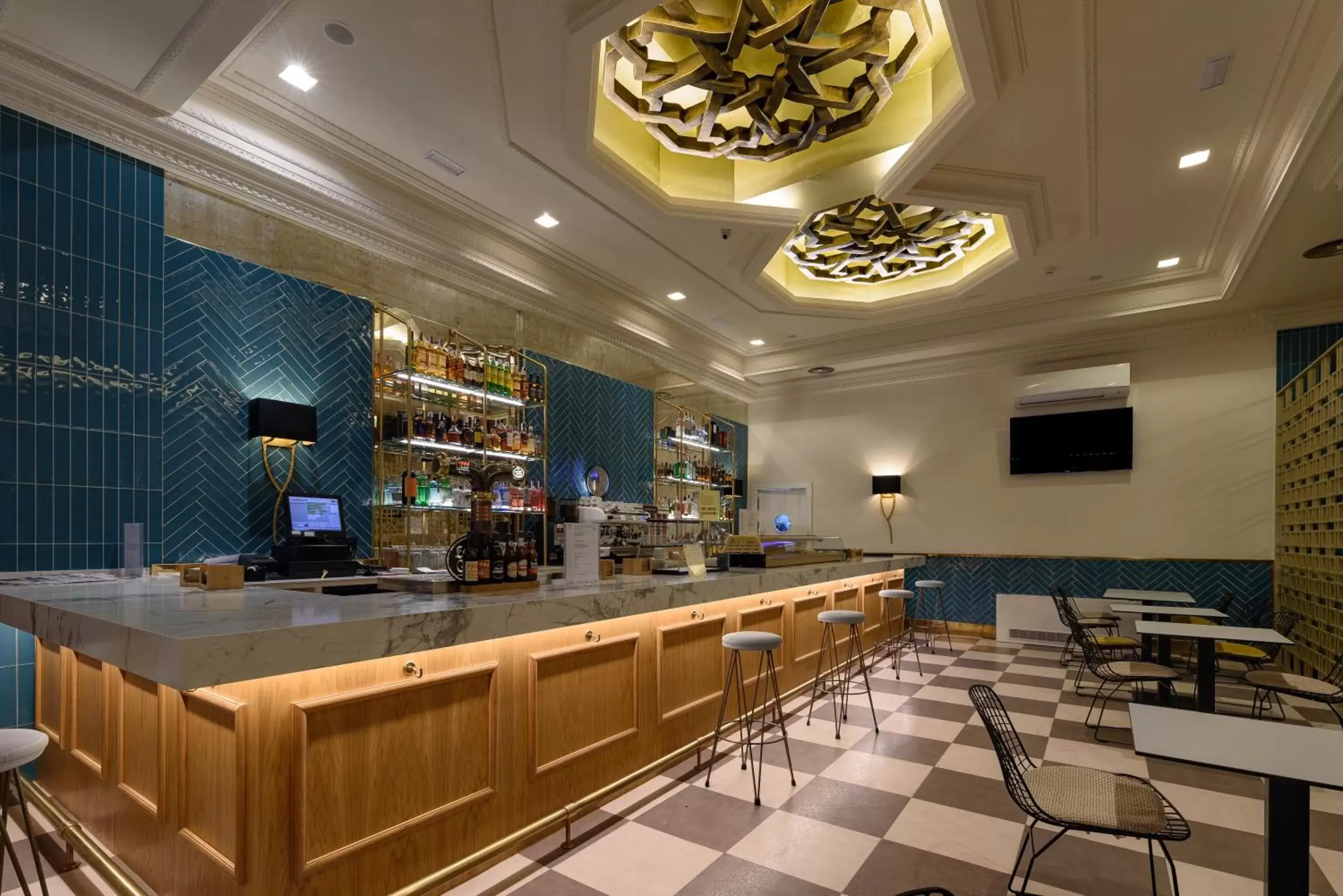 Restaurant/places to eat, Lounge/Bar in Hotel Zentral Mayoral