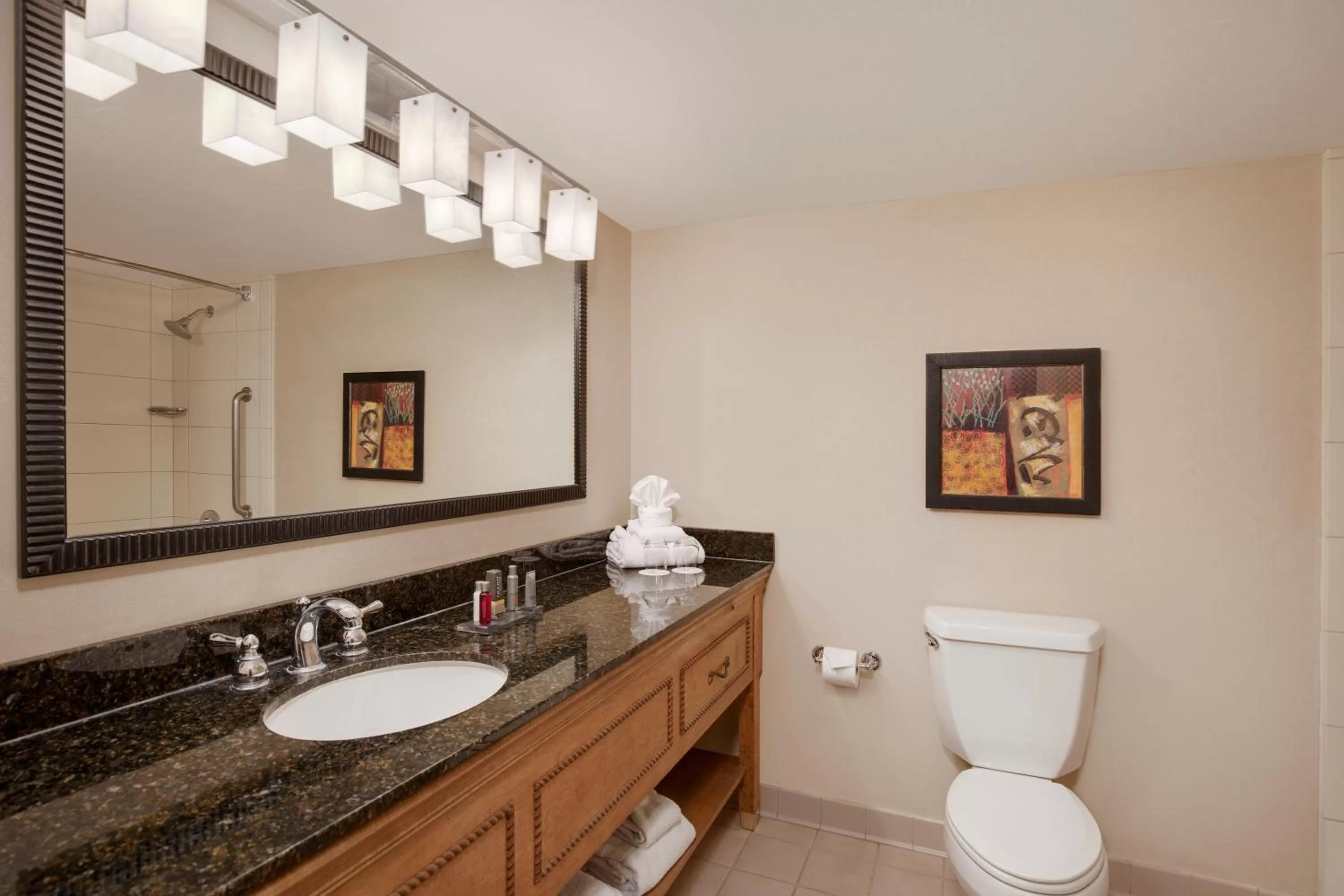 Queen Room with Two Queen Beds - Concierge Level in Tucson Marriott University Park