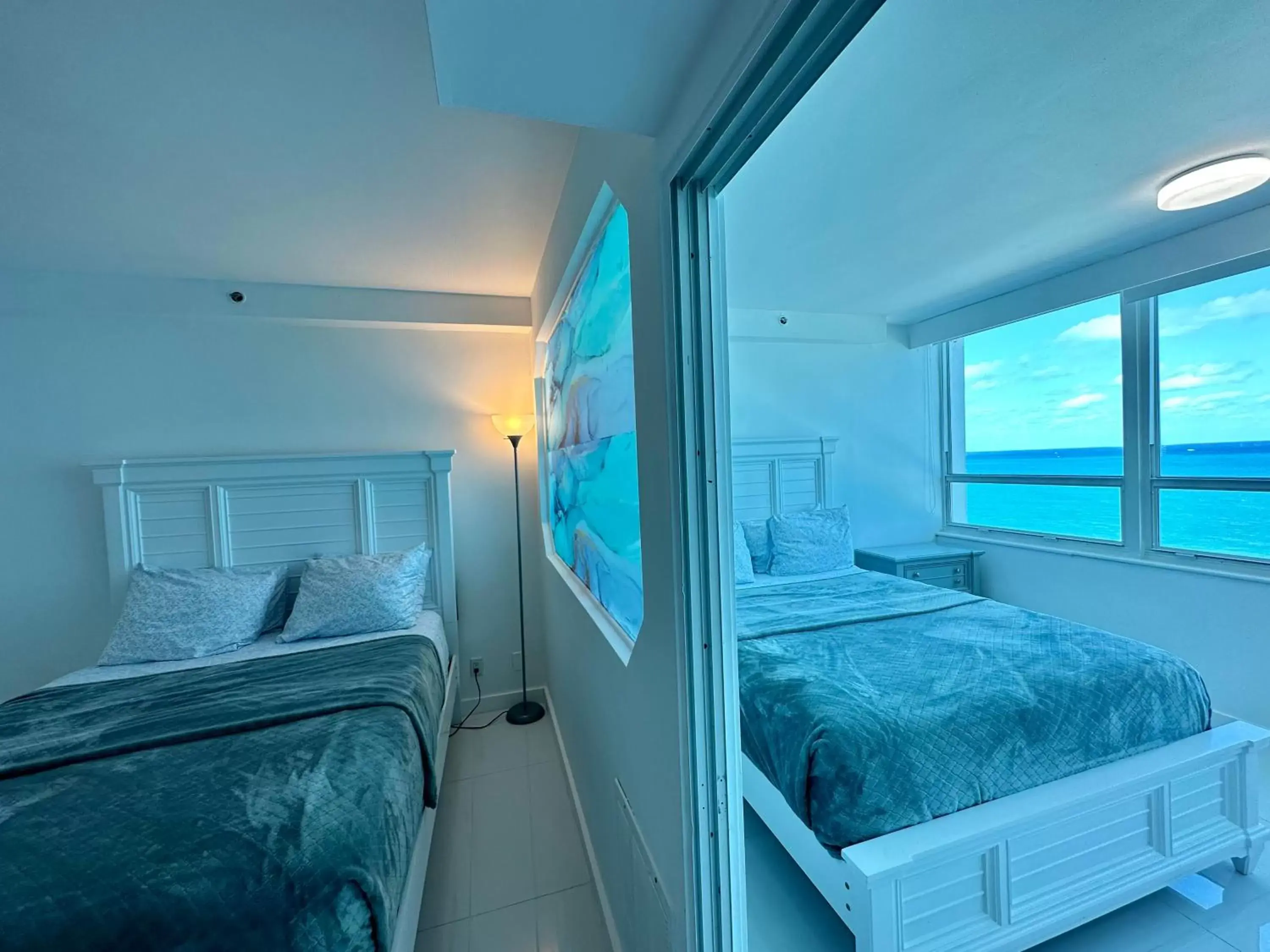 Deluxe Double Room with Sea View in SeaStays Apartments
