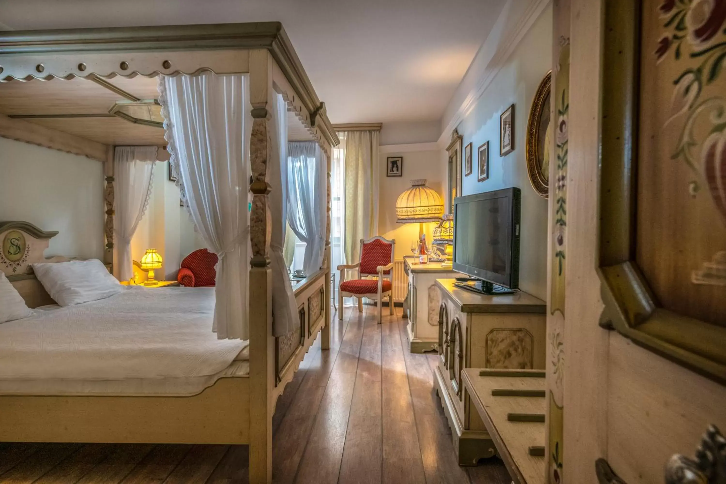 Bedroom, Bed in Corvin Hotel Budapest Sissi Wing Bedroom, Bed in Corvin Hotel Budapest Sissi Wing