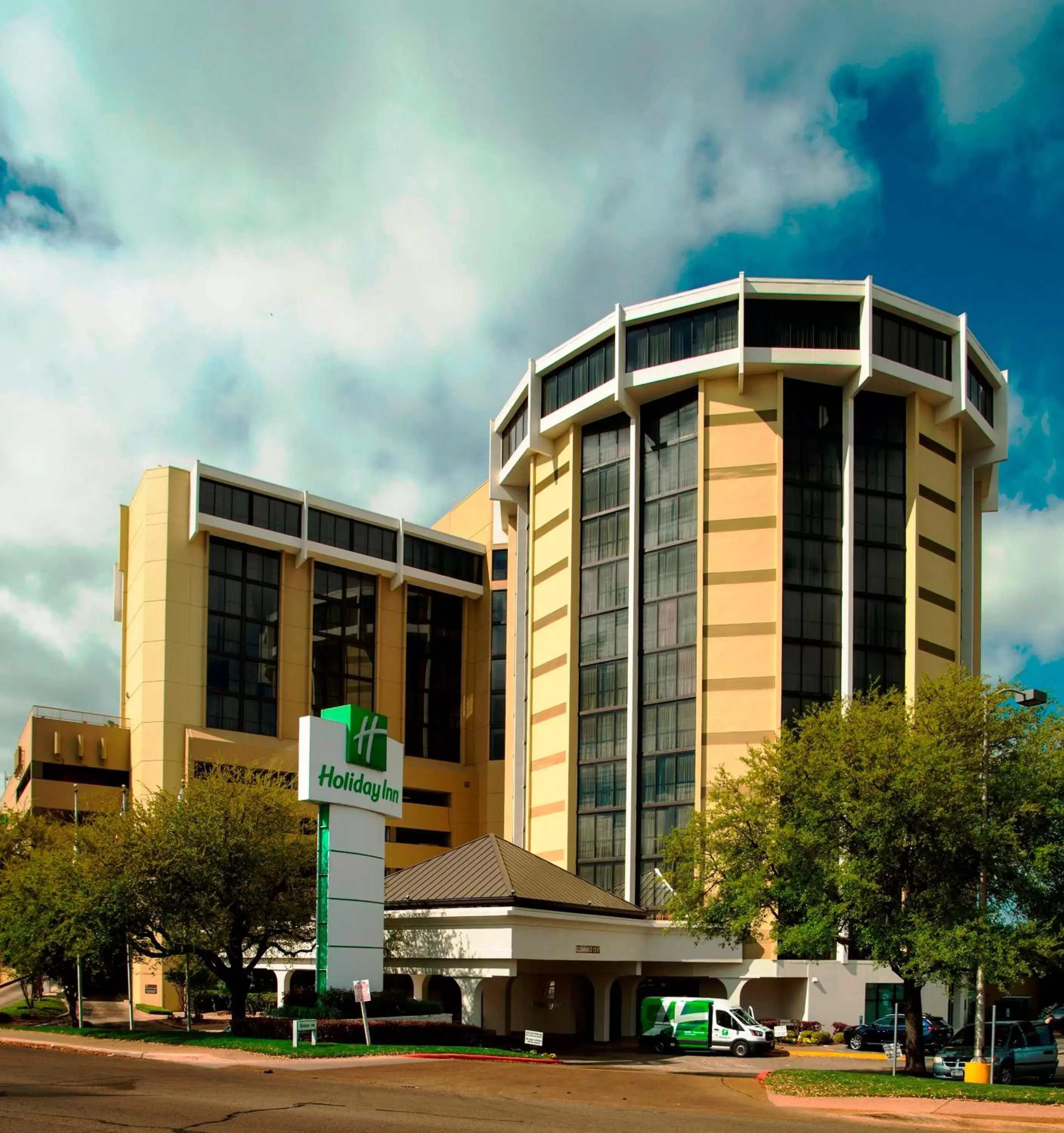 Property Building in Holiday Inn Austin -Town Lake, an IHG Hotel
