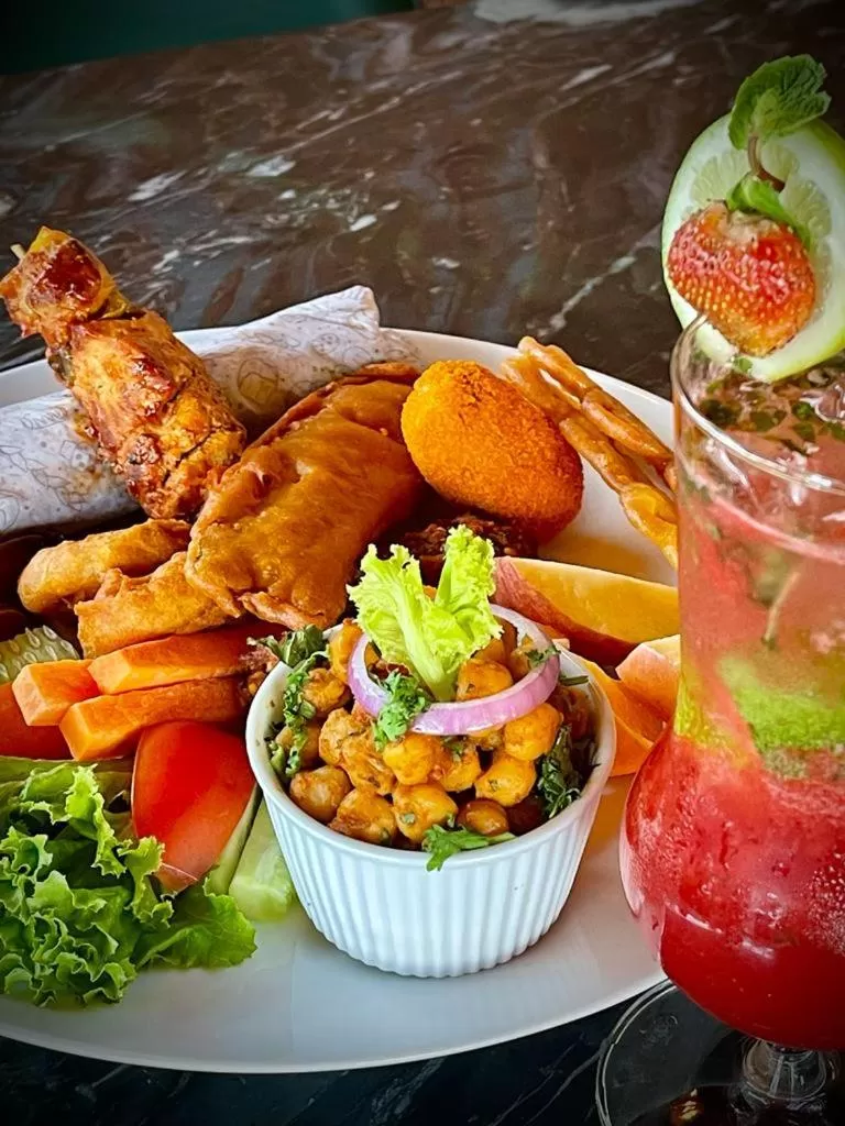 Restaurant/places to eat in Empyrean Dhaka City Centre