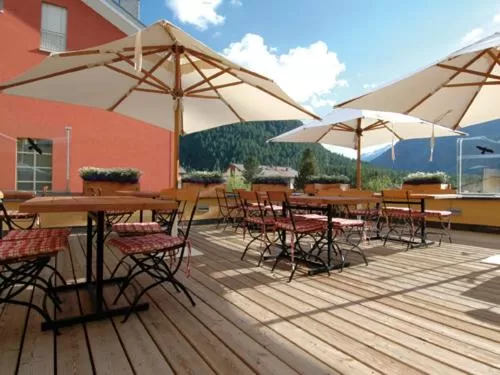 Patio in Hotel Müller - mountain lodge