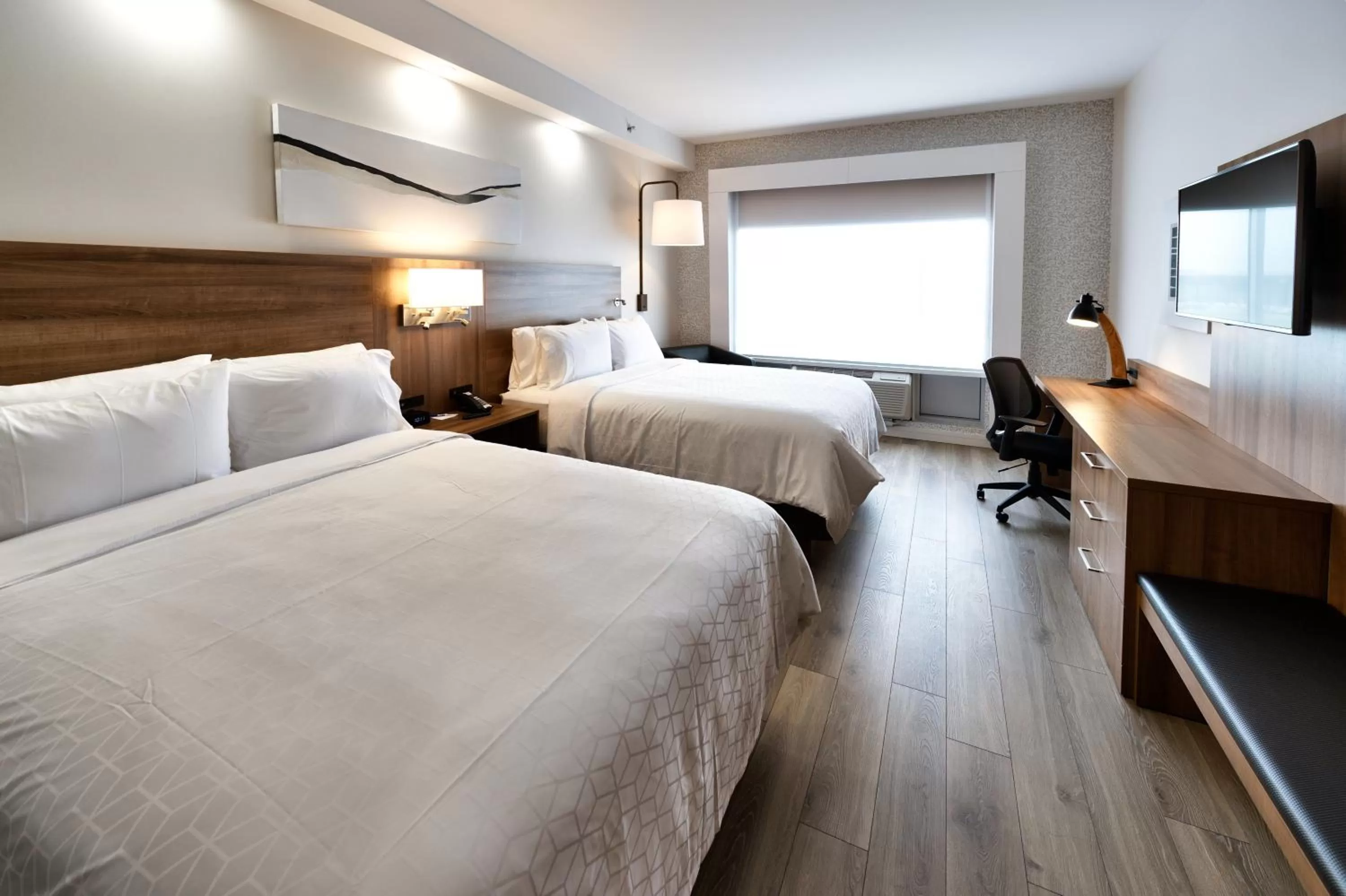 Photo of the whole room, Bed in Holiday Inn Express & Suites - Trois Rivieres Ouest by IHG