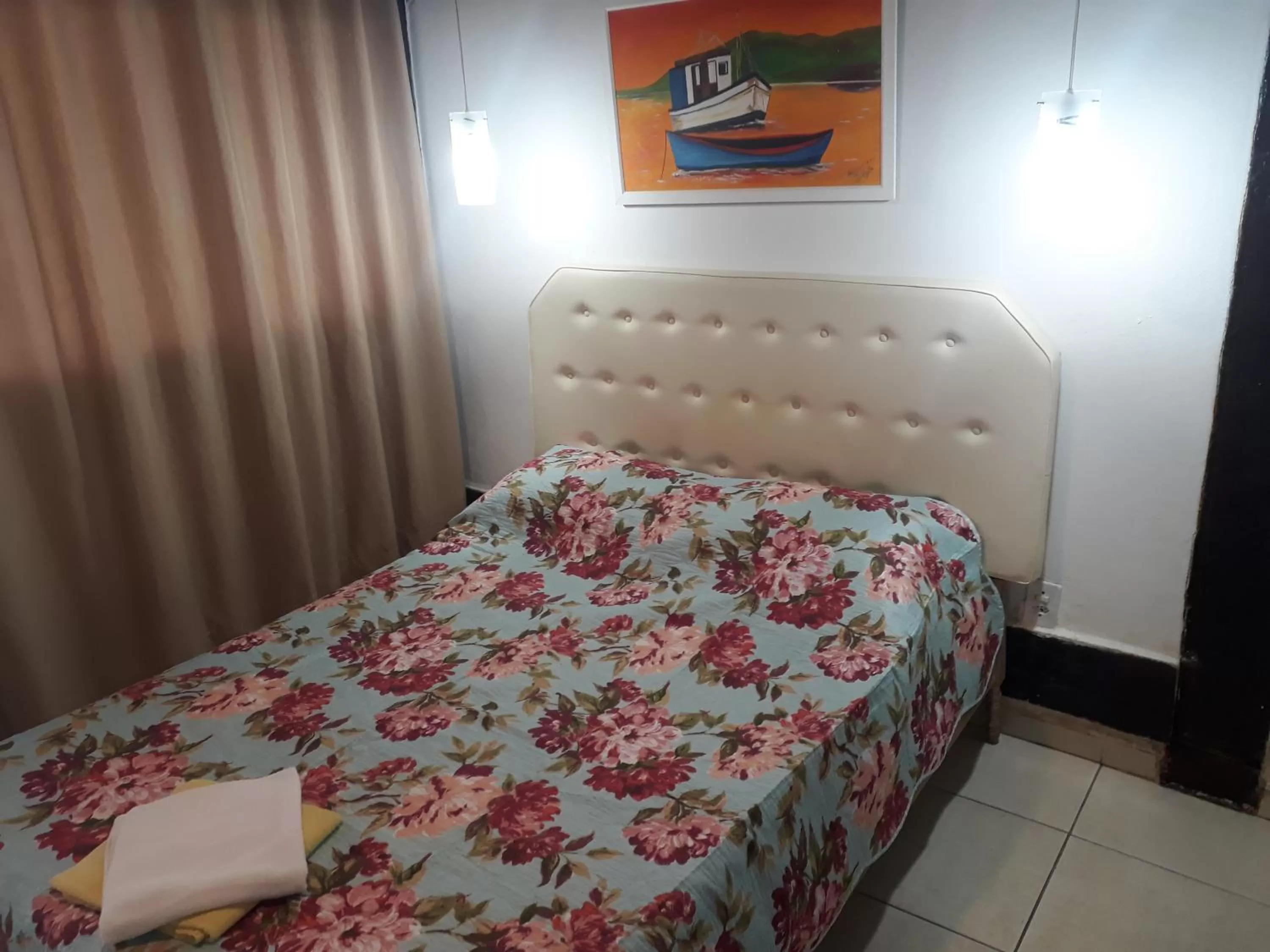 Photo of the whole room, Bed in Pousada L'étage