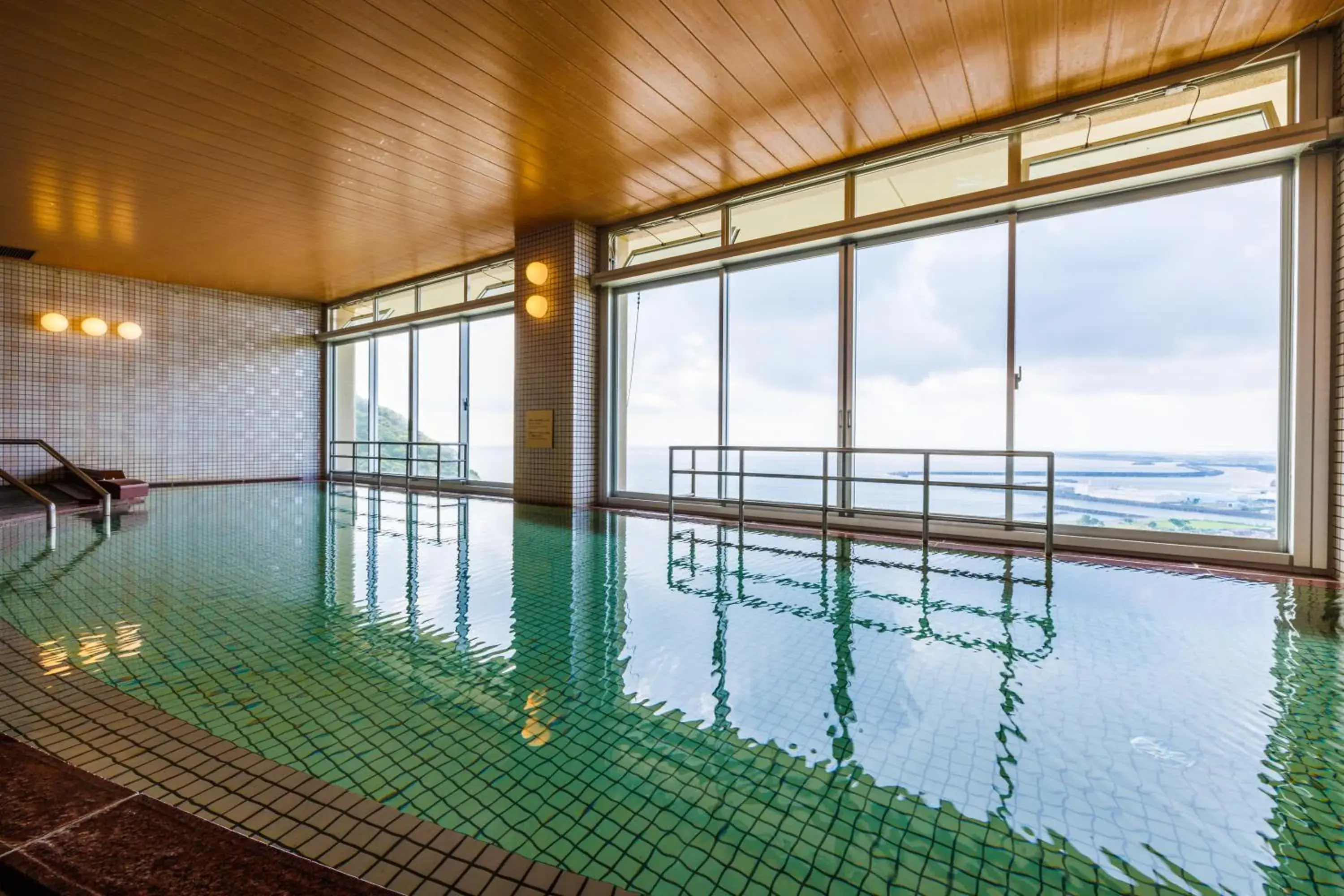 Hot Spring Bath, Swimming Pool in Kanpo no Yado Yaizu