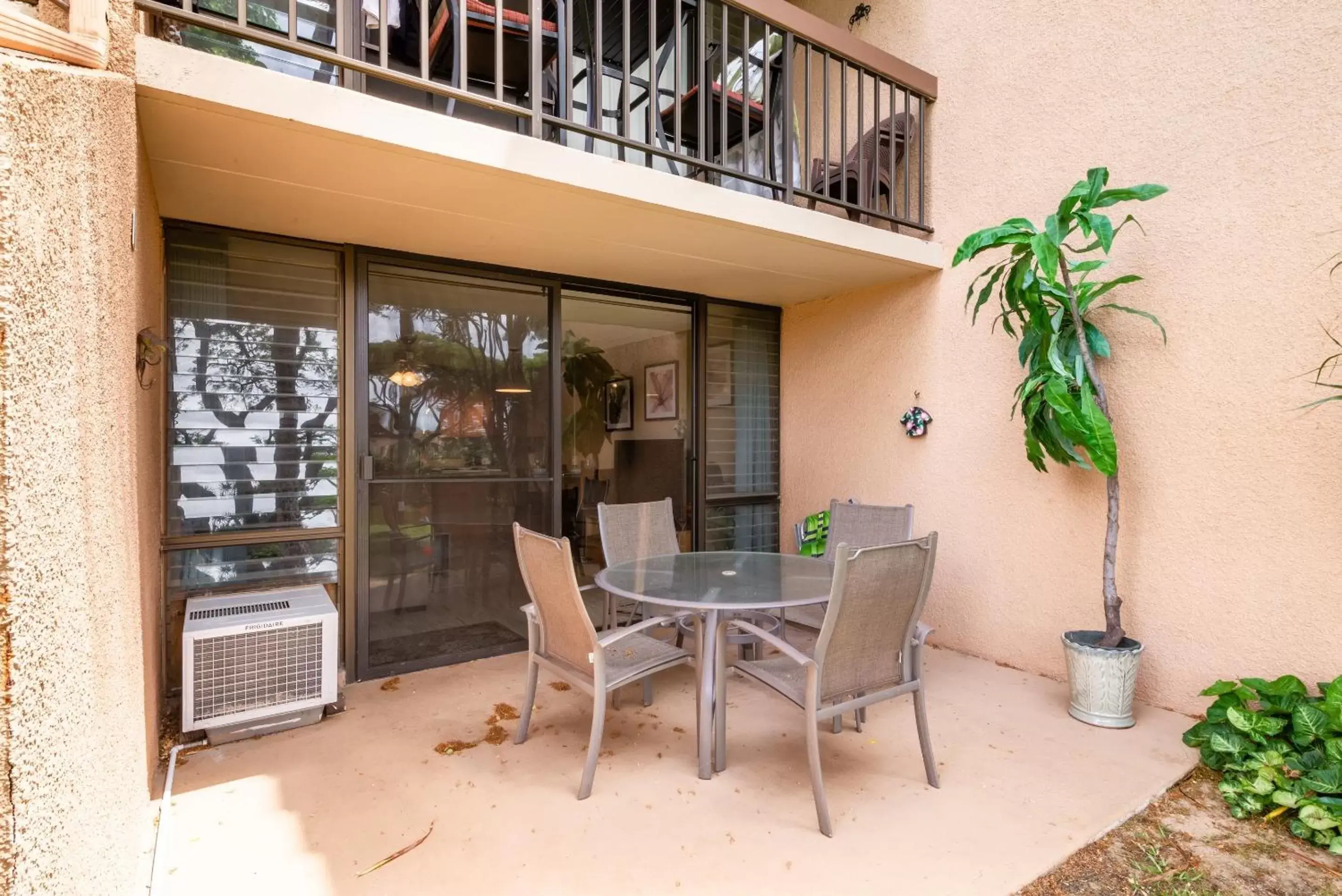 Patio/Outdoor Area in BeachFront Kihei Kai Nani - Maui Vista Deluxe Condos