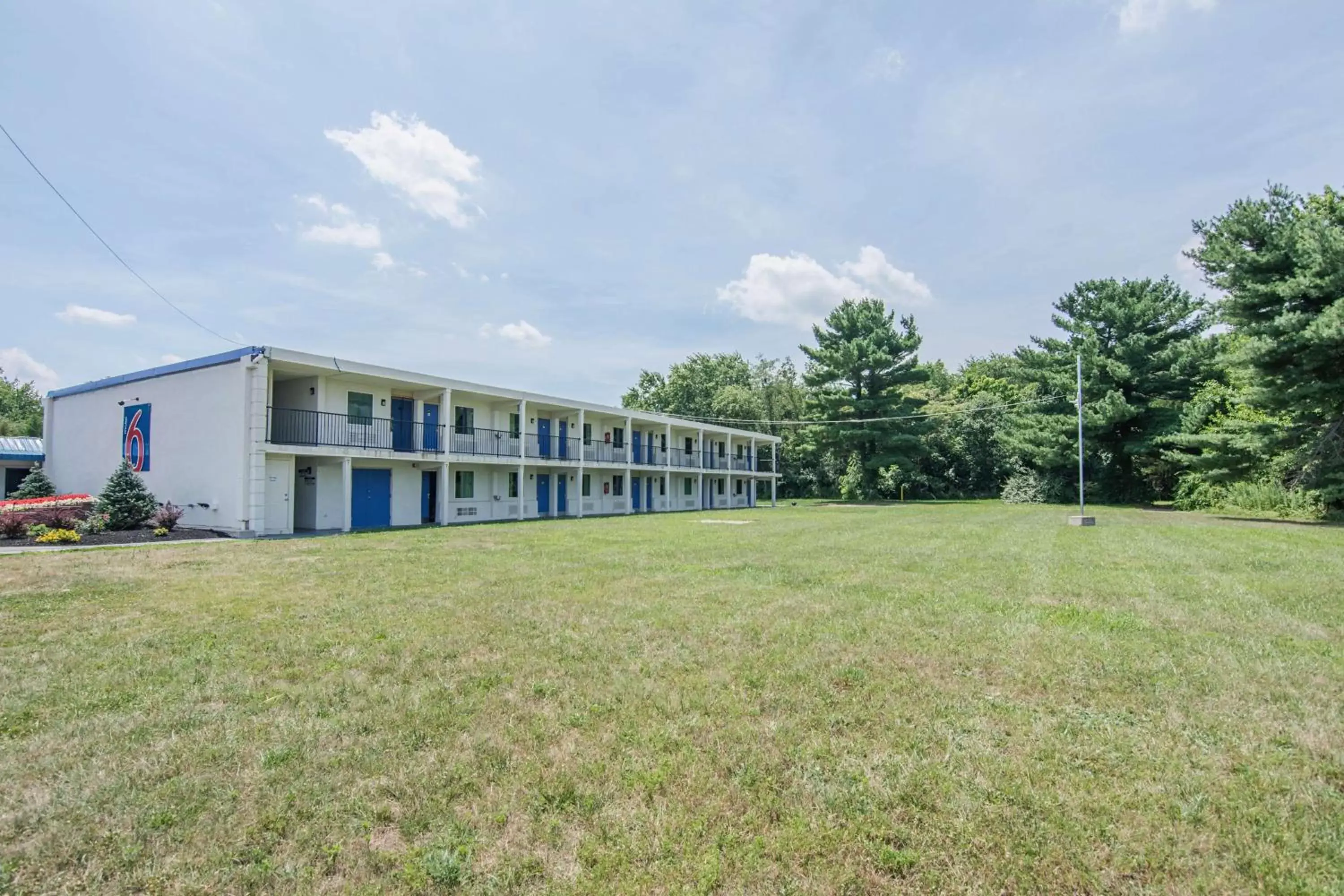Property building in Motel 6-Glassboro, NJ - Rowan University Property building in Motel 6-Glassboro, NJ - Rowan University