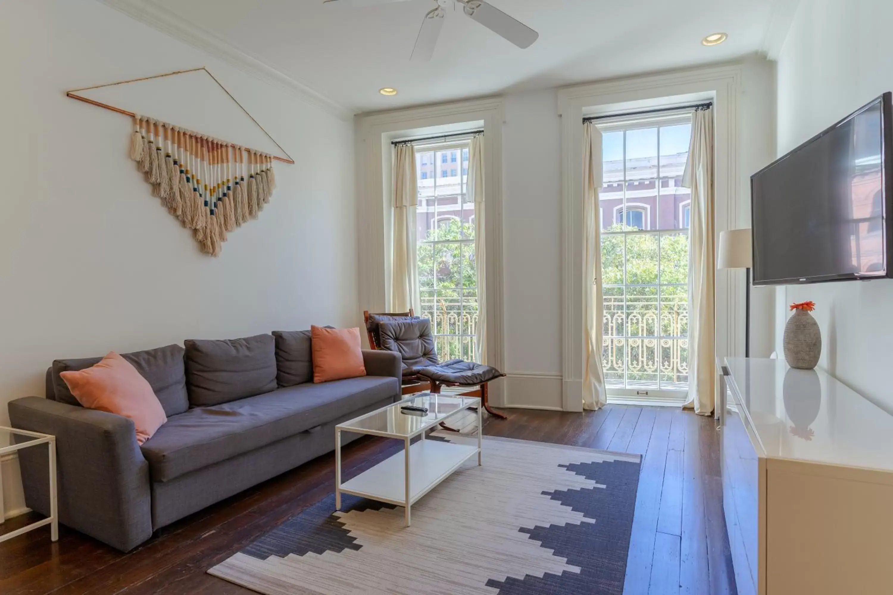 Living room, Seating Area in Selina Catahoula New Orleans