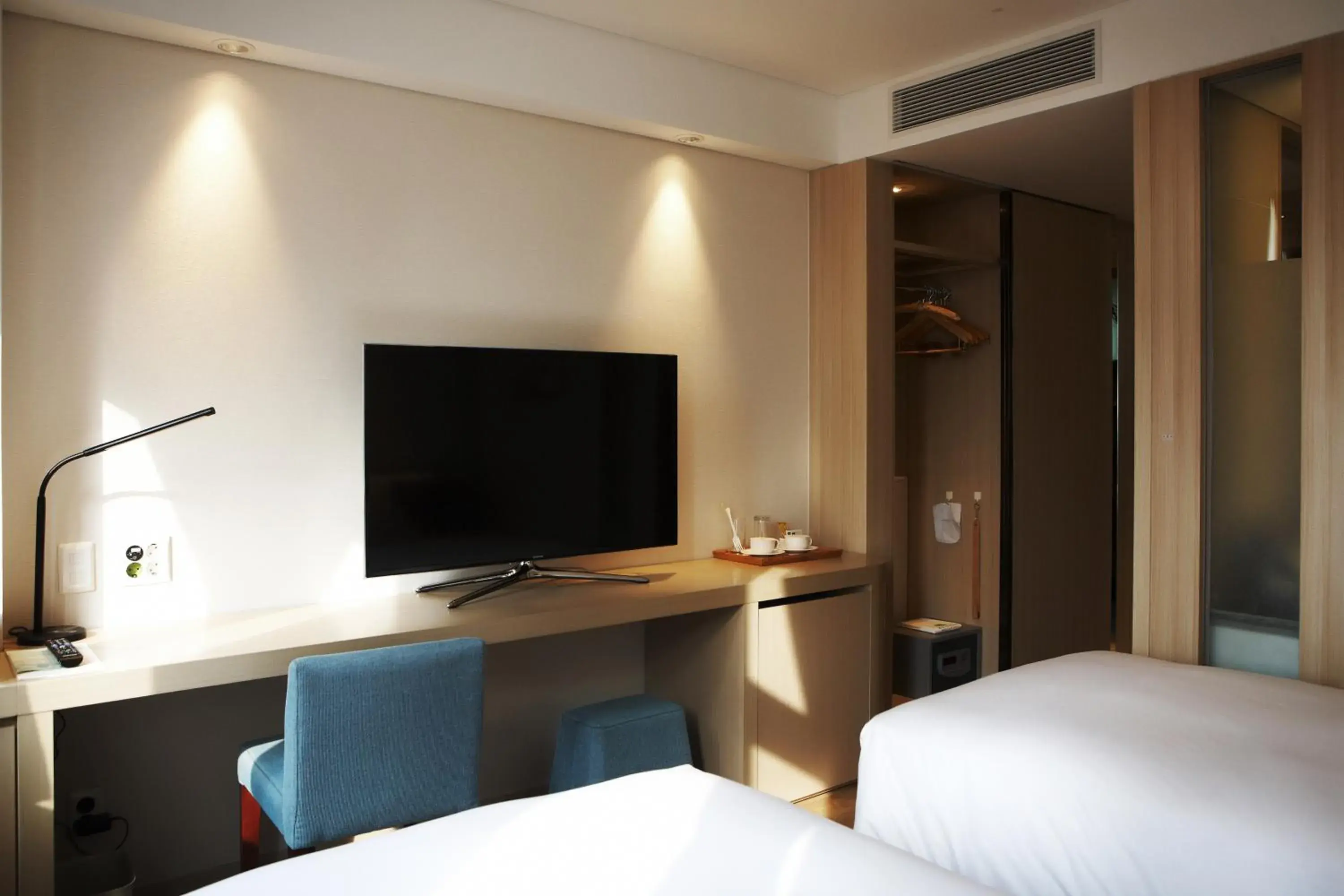 Photo of the whole room, TV/Entertainment Center in Mayplace Seoul Dongdaemun