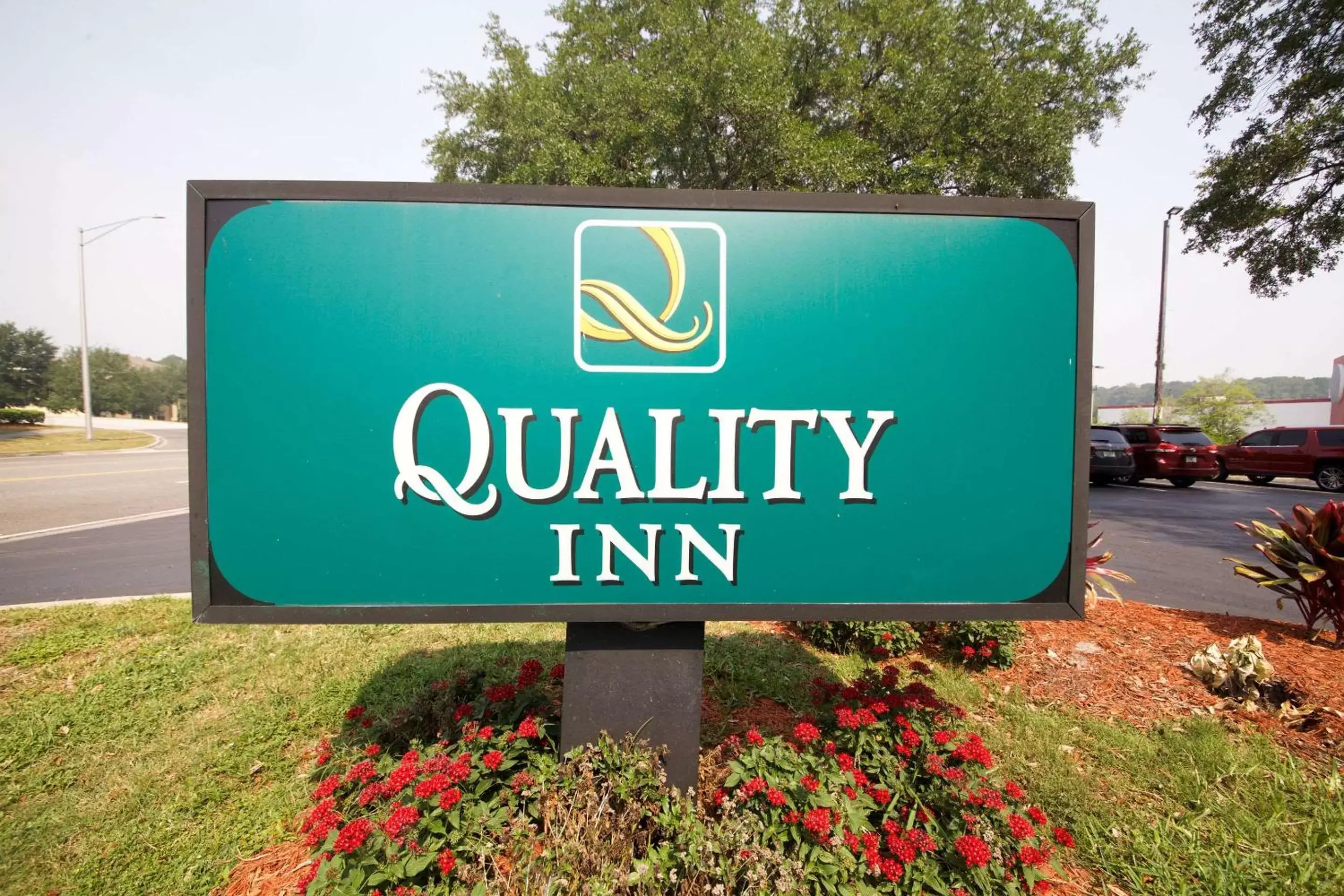 Property building in Quality Inn Orange Park Jacksonville