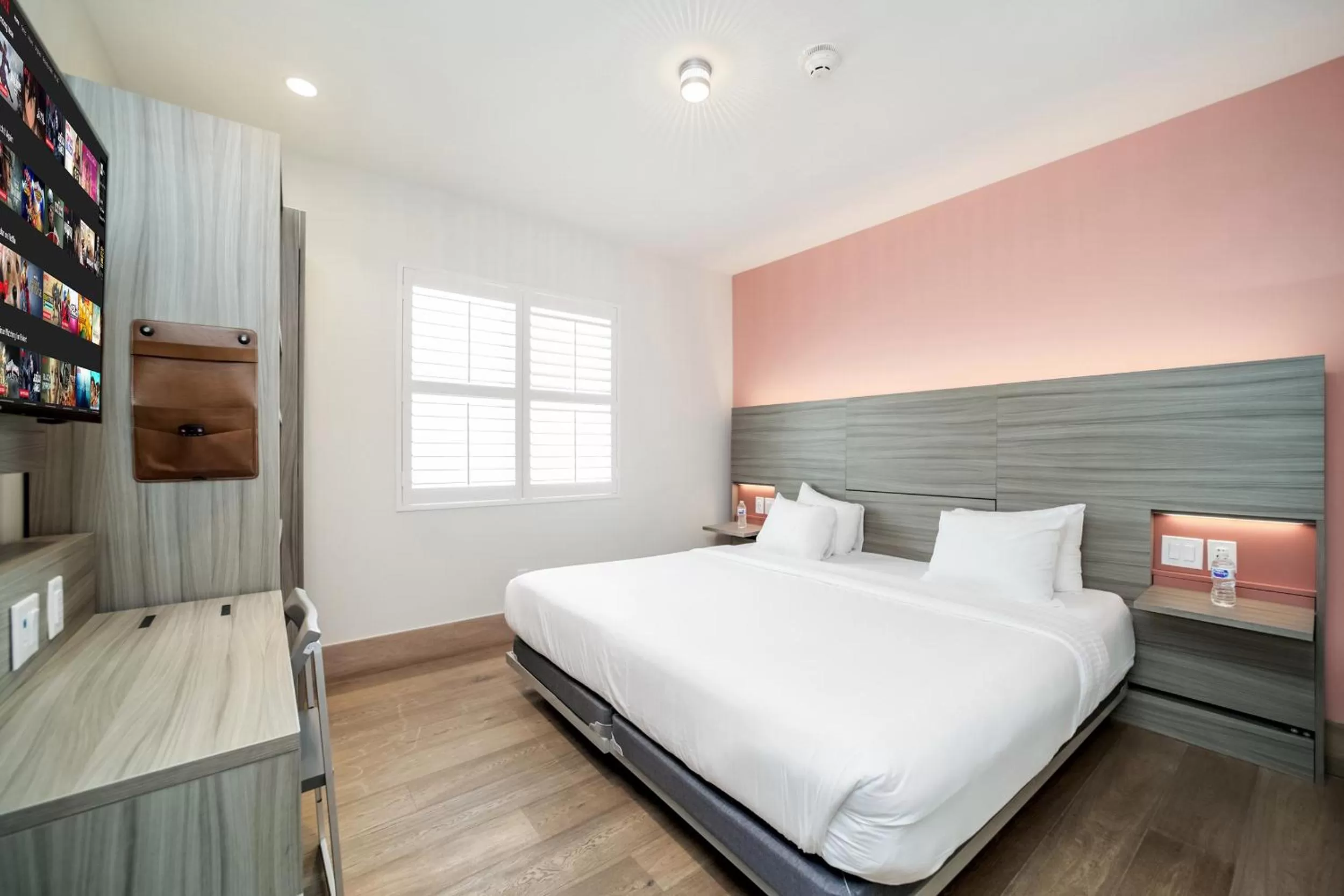 Bed in The Julia Hotel