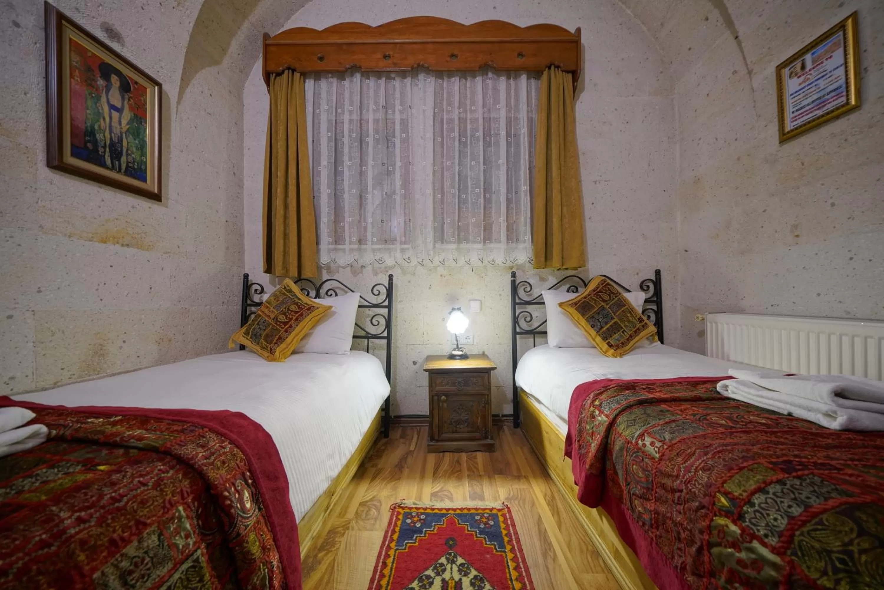 Bedroom, Bed in Arch Palace